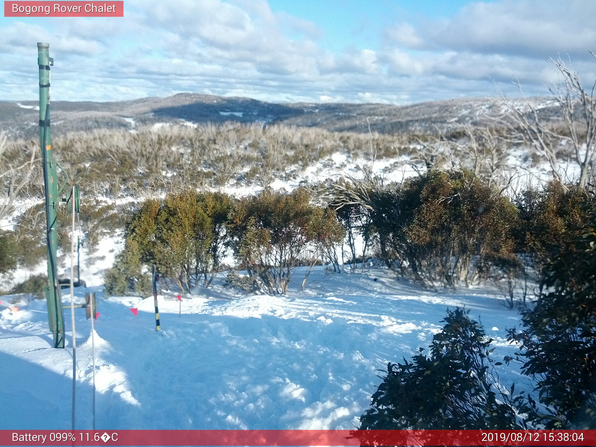 Bogong Web Cam 3:38pm Monday 12th of August 2019