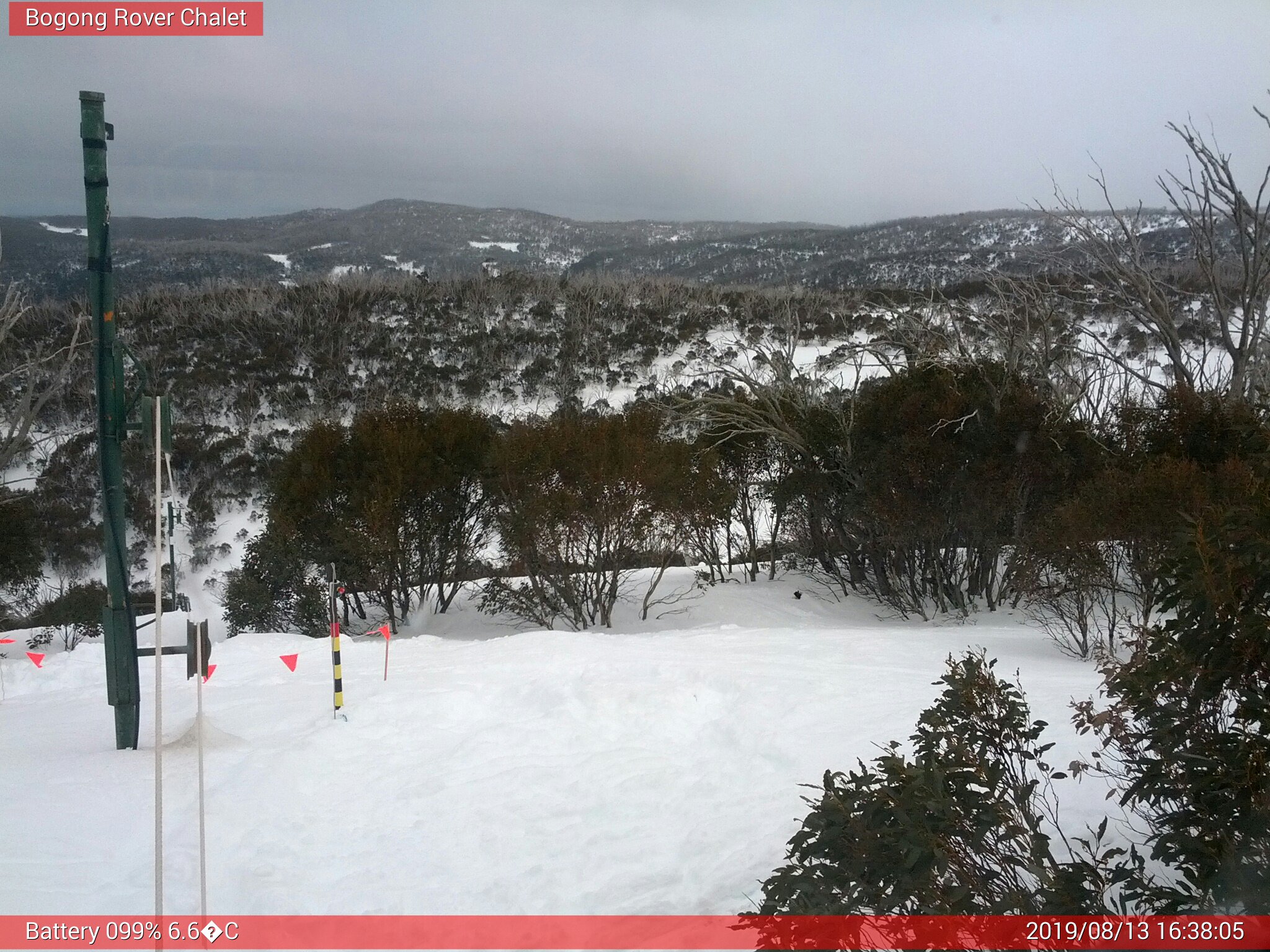 Bogong Web Cam 4:38pm Tuesday 13th of August 2019