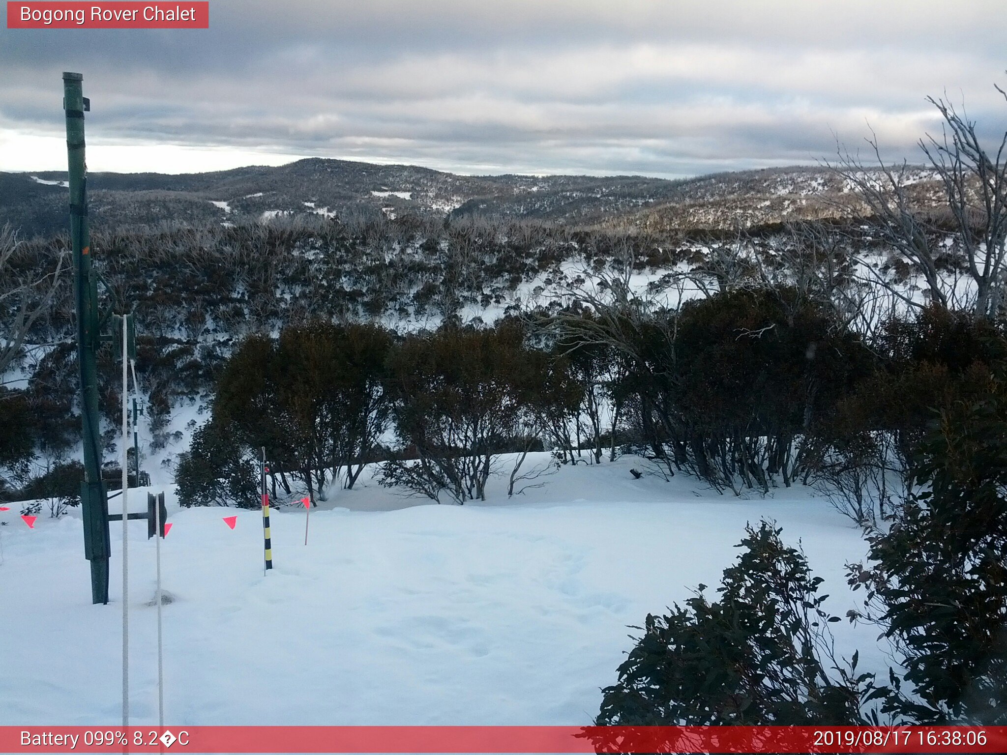 Bogong Web Cam 4:38pm Saturday 17th of August 2019