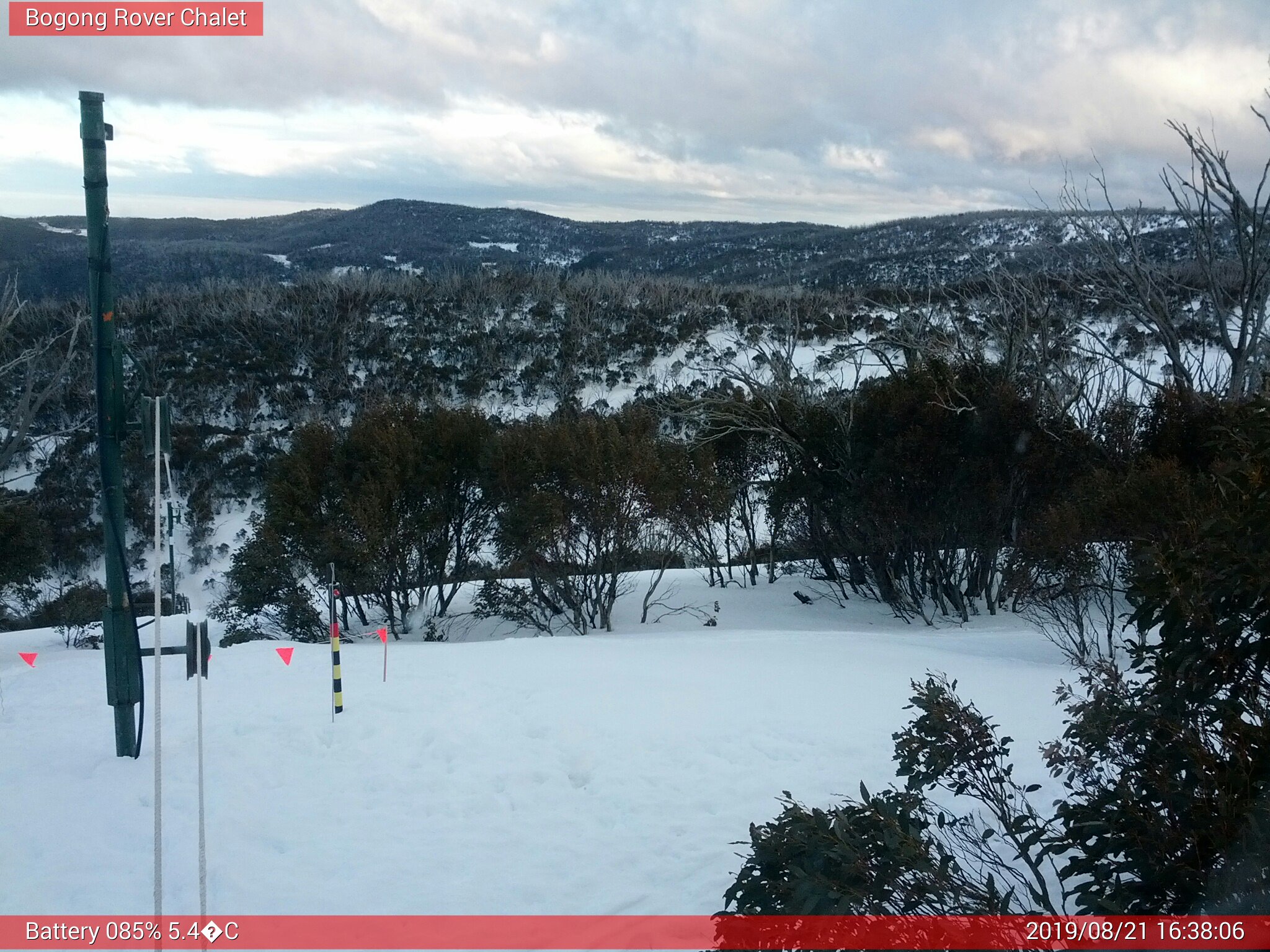 Bogong Web Cam 4:38pm Wednesday 21st of August 2019