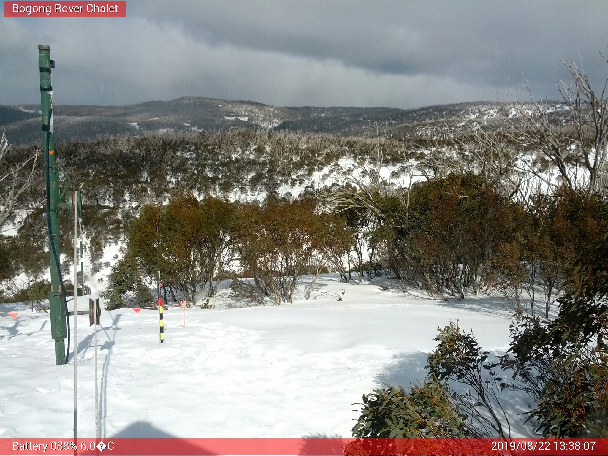 Bogong Web Cam 1:38pm Thursday 22nd of August 2019