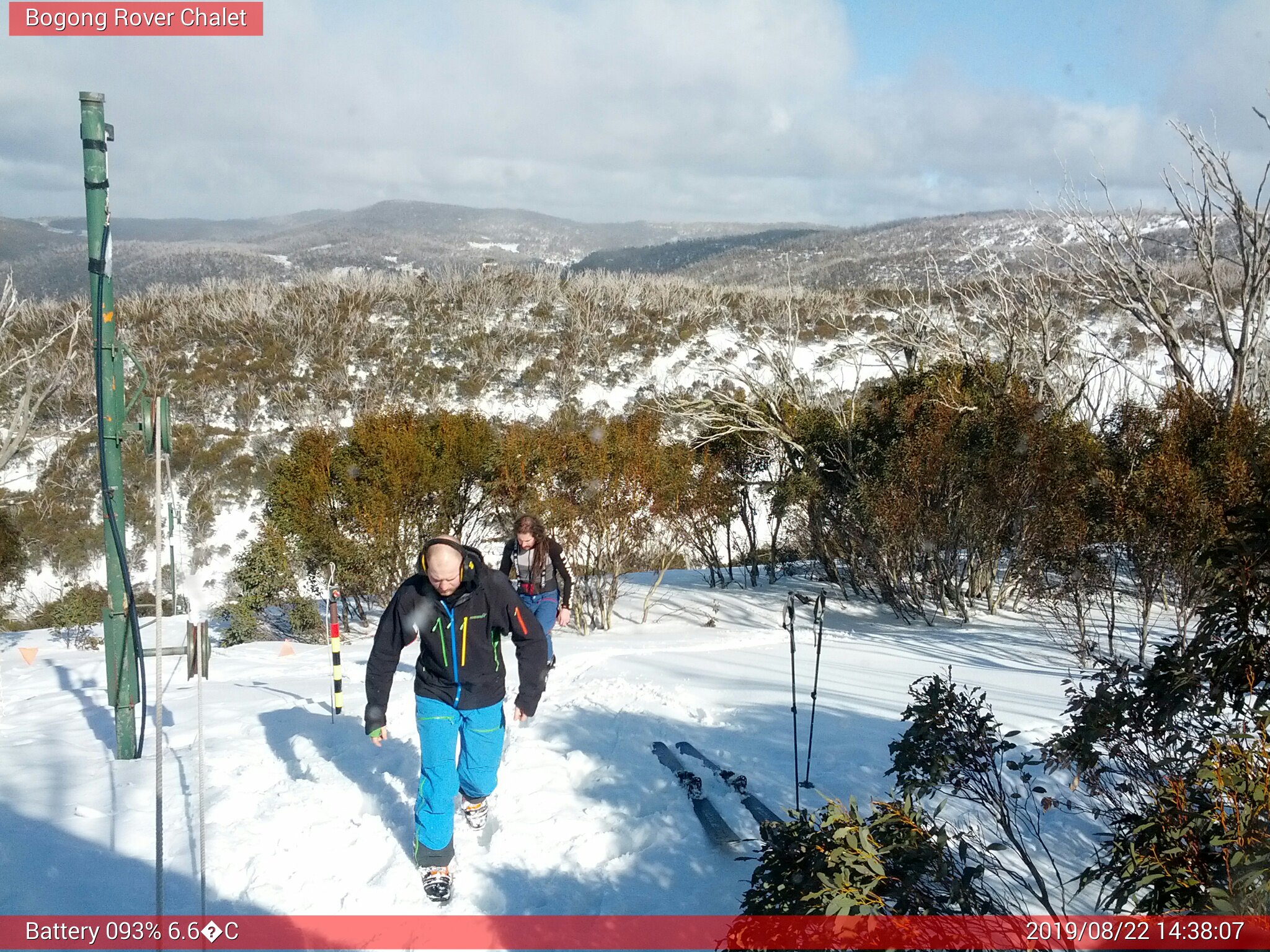 Bogong Web Cam 2:38pm Thursday 22nd of August 2019