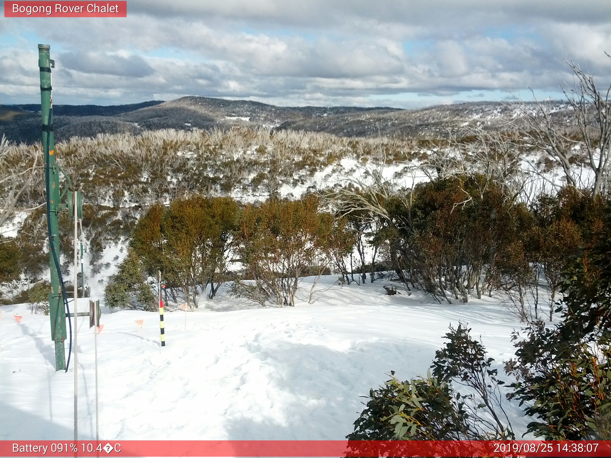 Bogong Web Cam 2:38pm Sunday 25th of August 2019