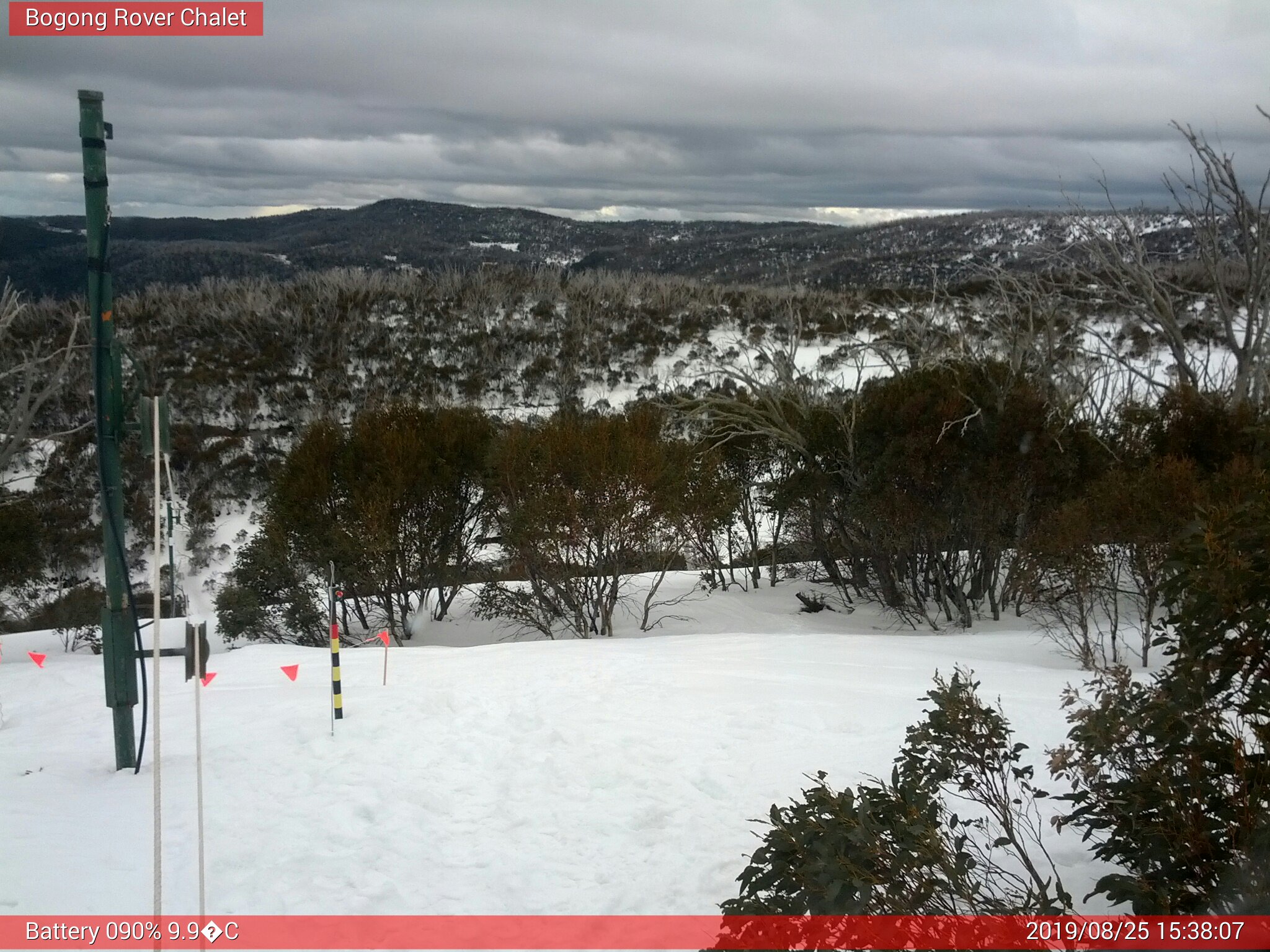 Bogong Web Cam 3:38pm Sunday 25th of August 2019