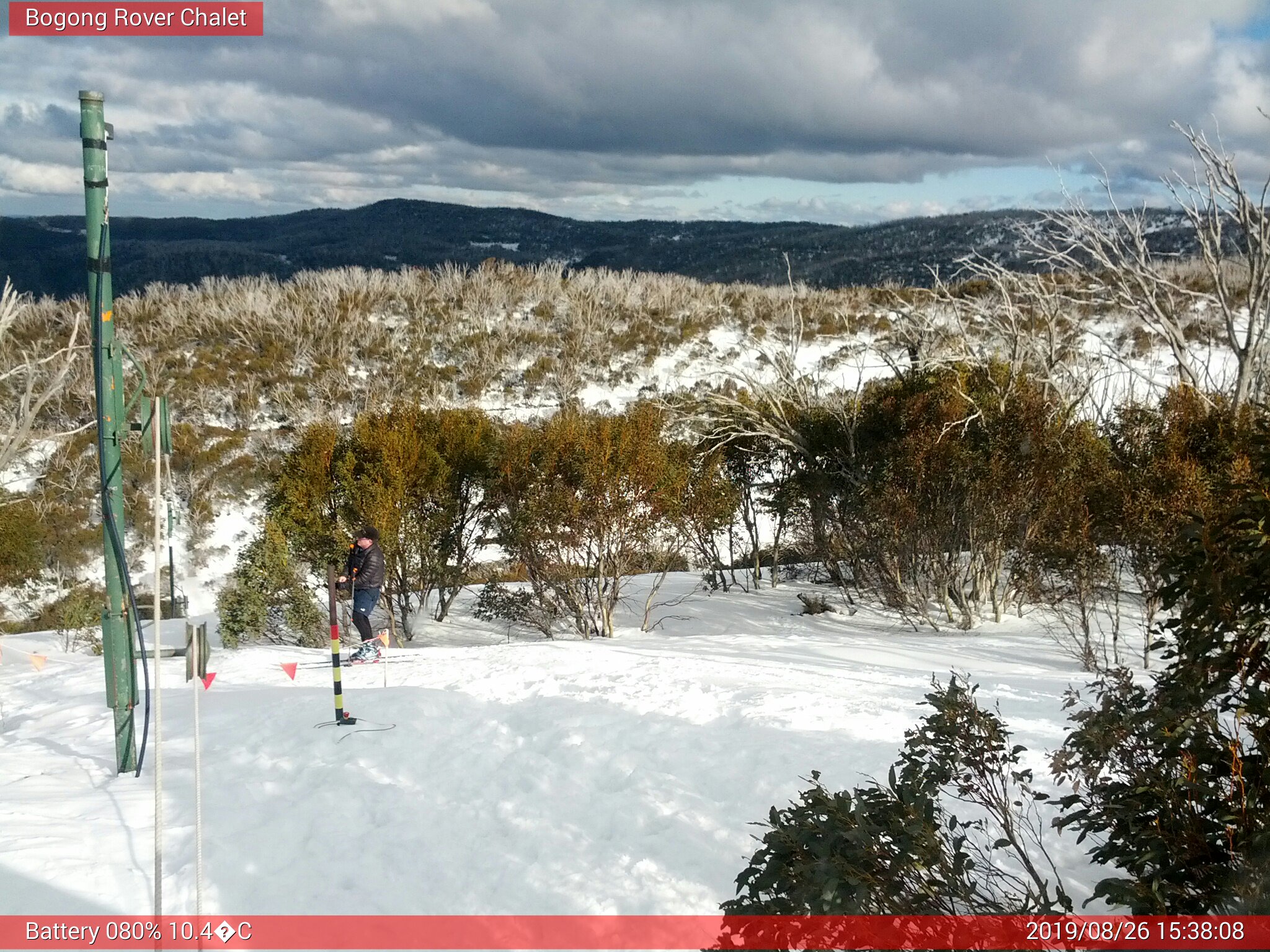 Bogong Web Cam 3:38pm Monday 26th of August 2019