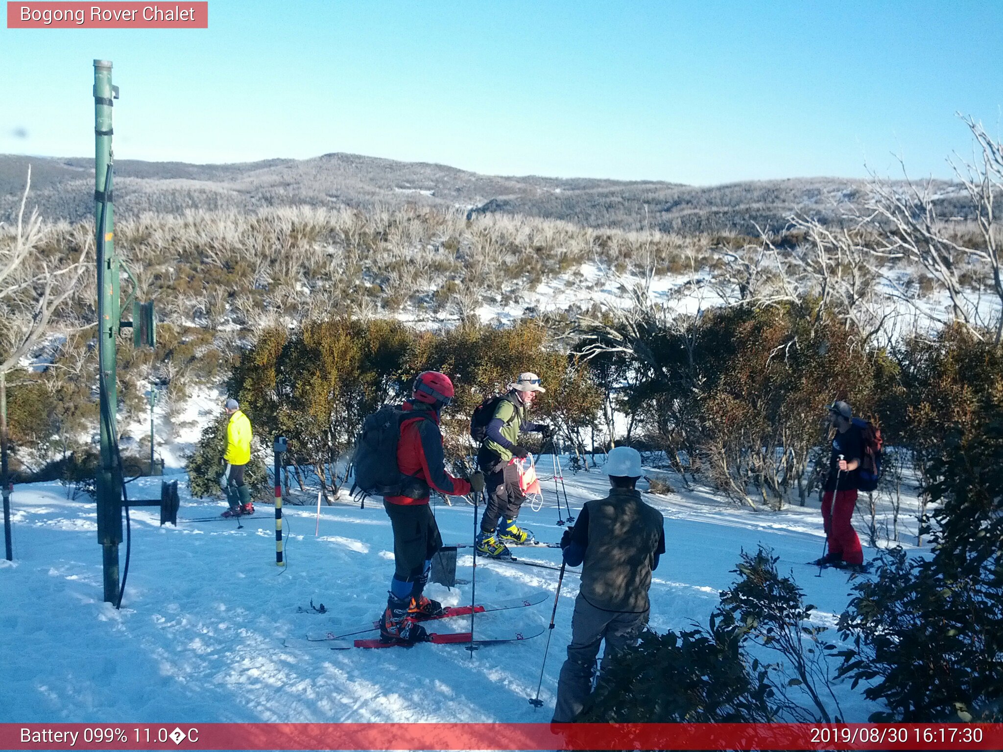 Bogong Web Cam 4:17pm Friday 30th of August 2019