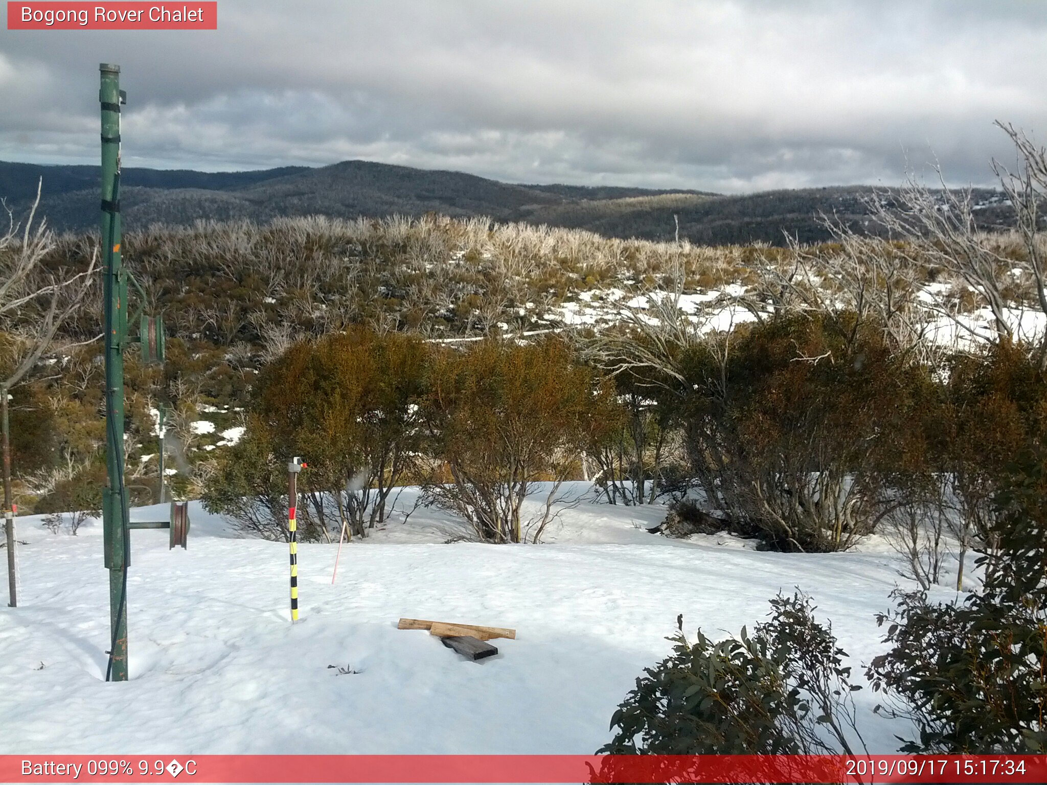 Bogong Web Cam 3:17pm Tuesday 17th of September 2019