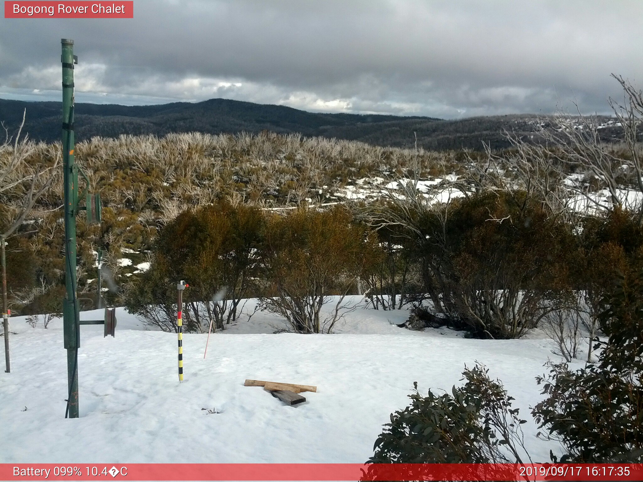 Bogong Web Cam 4:17pm Tuesday 17th of September 2019