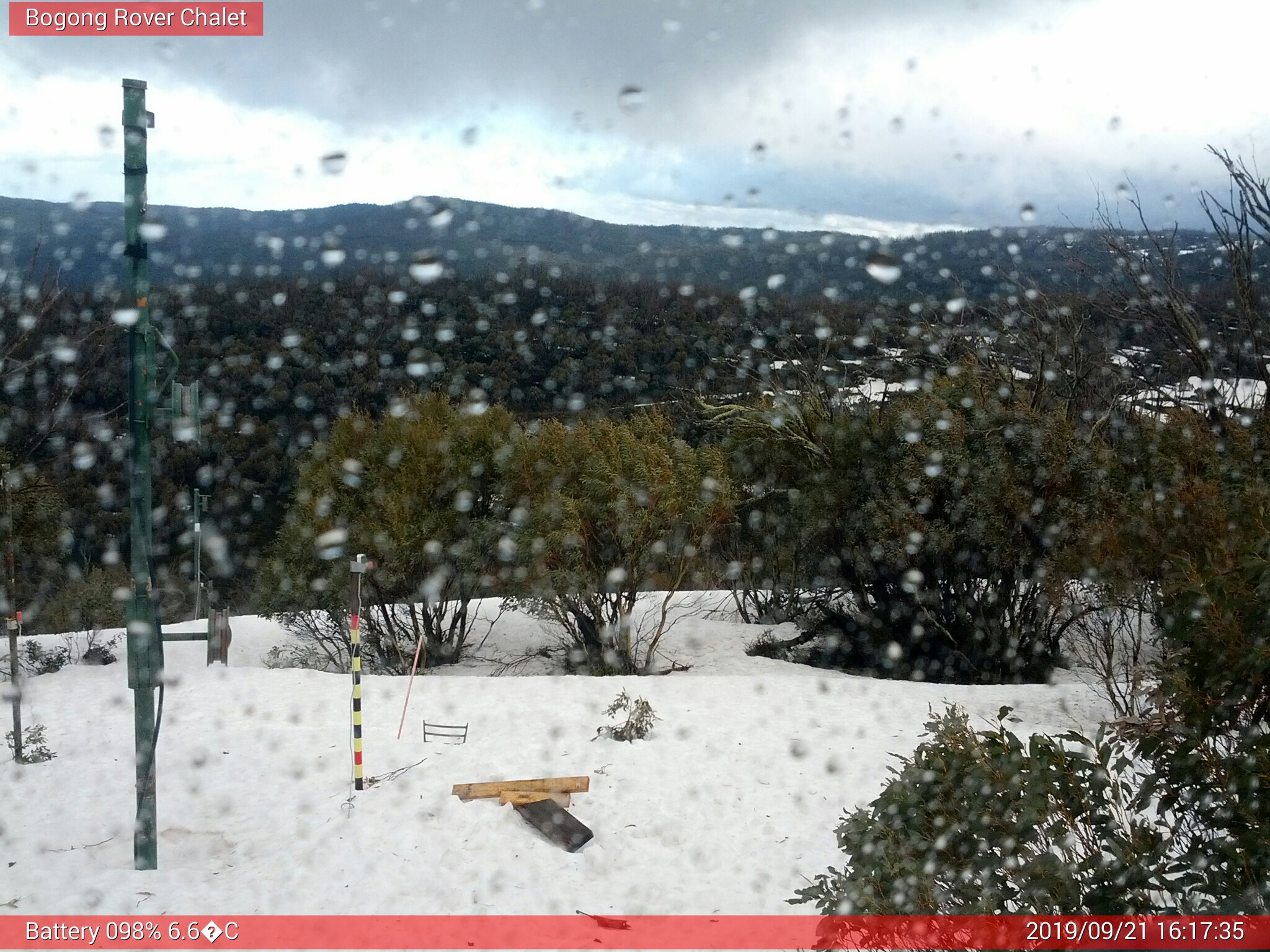 Bogong Web Cam 4:17pm Saturday 21st of September 2019