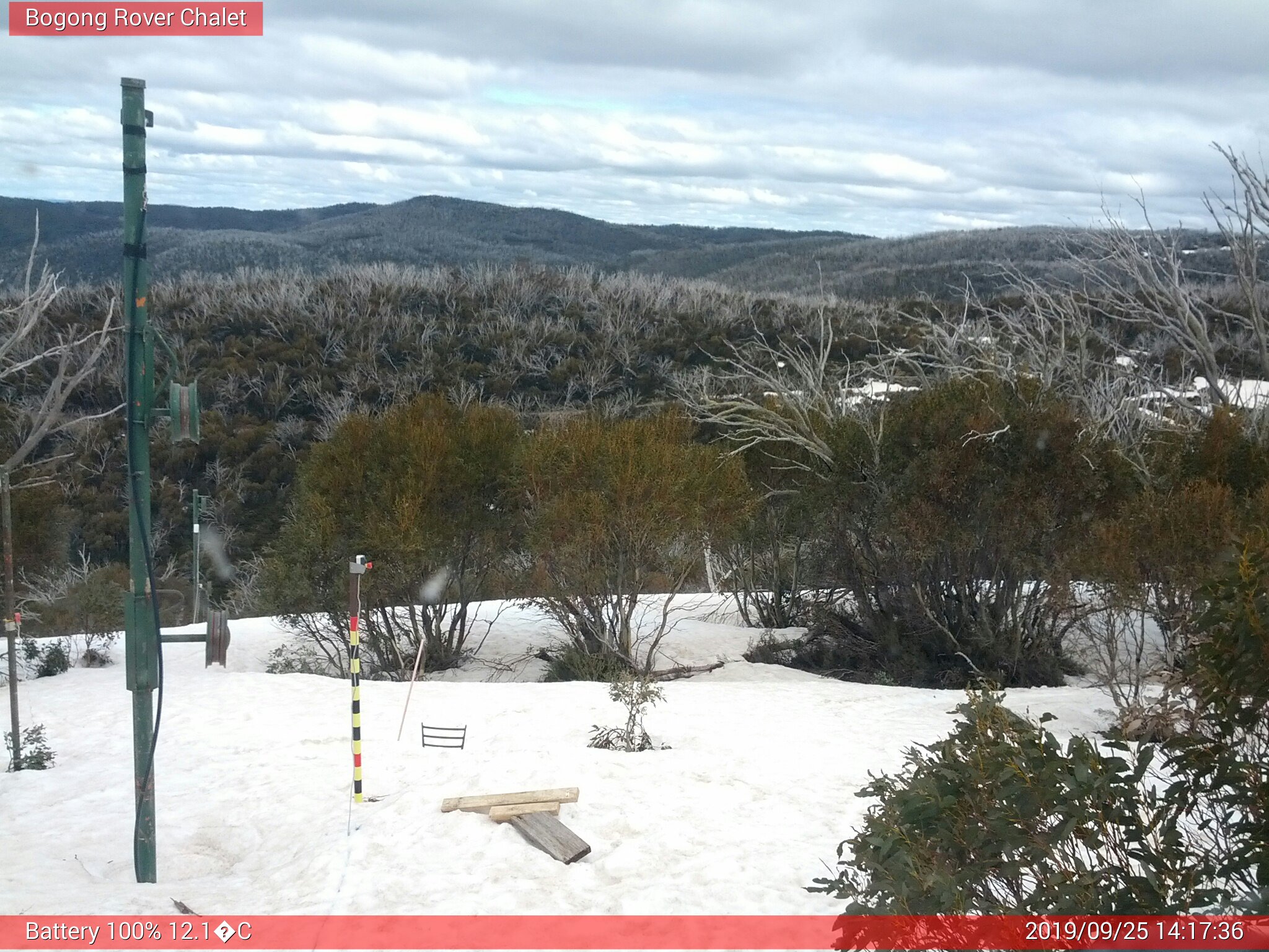 Bogong Web Cam 2:17pm Wednesday 25th of September 2019