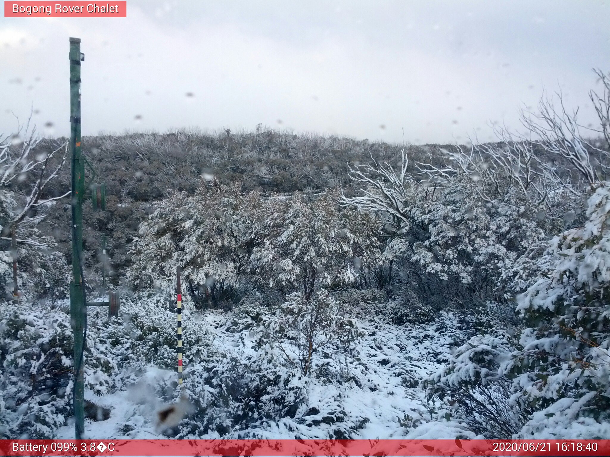 Bogong Web Cam 4:18pm Sunday 21st of June 2020