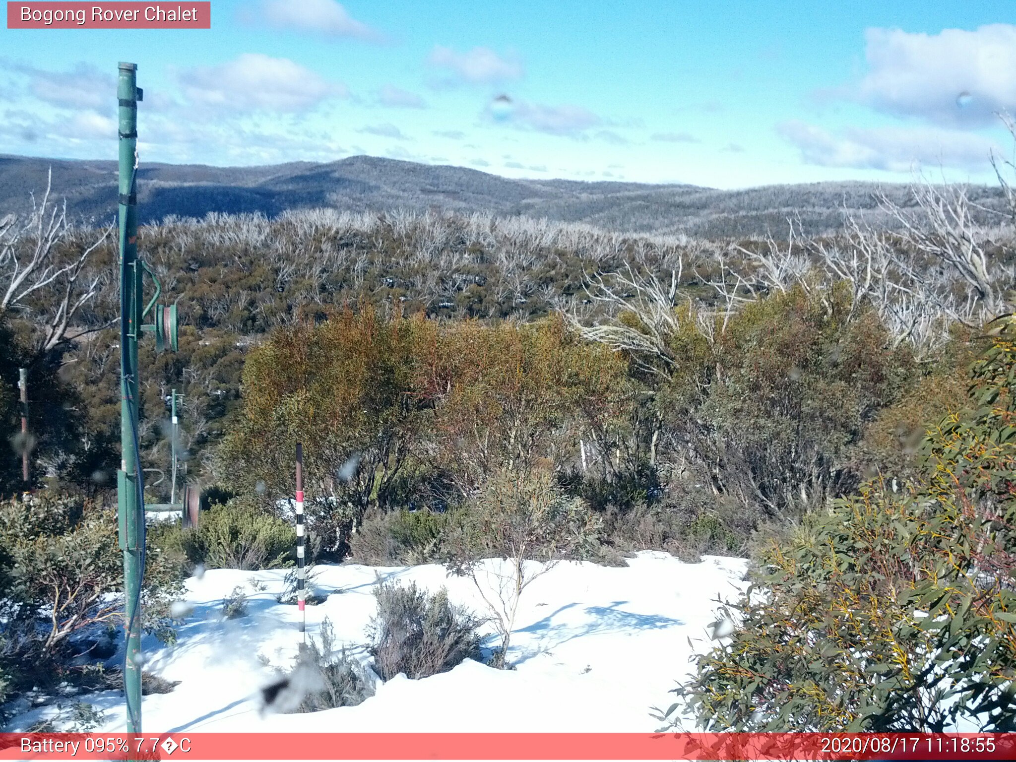 Bogong Web Cam 11:18am Monday 17th of August 2020