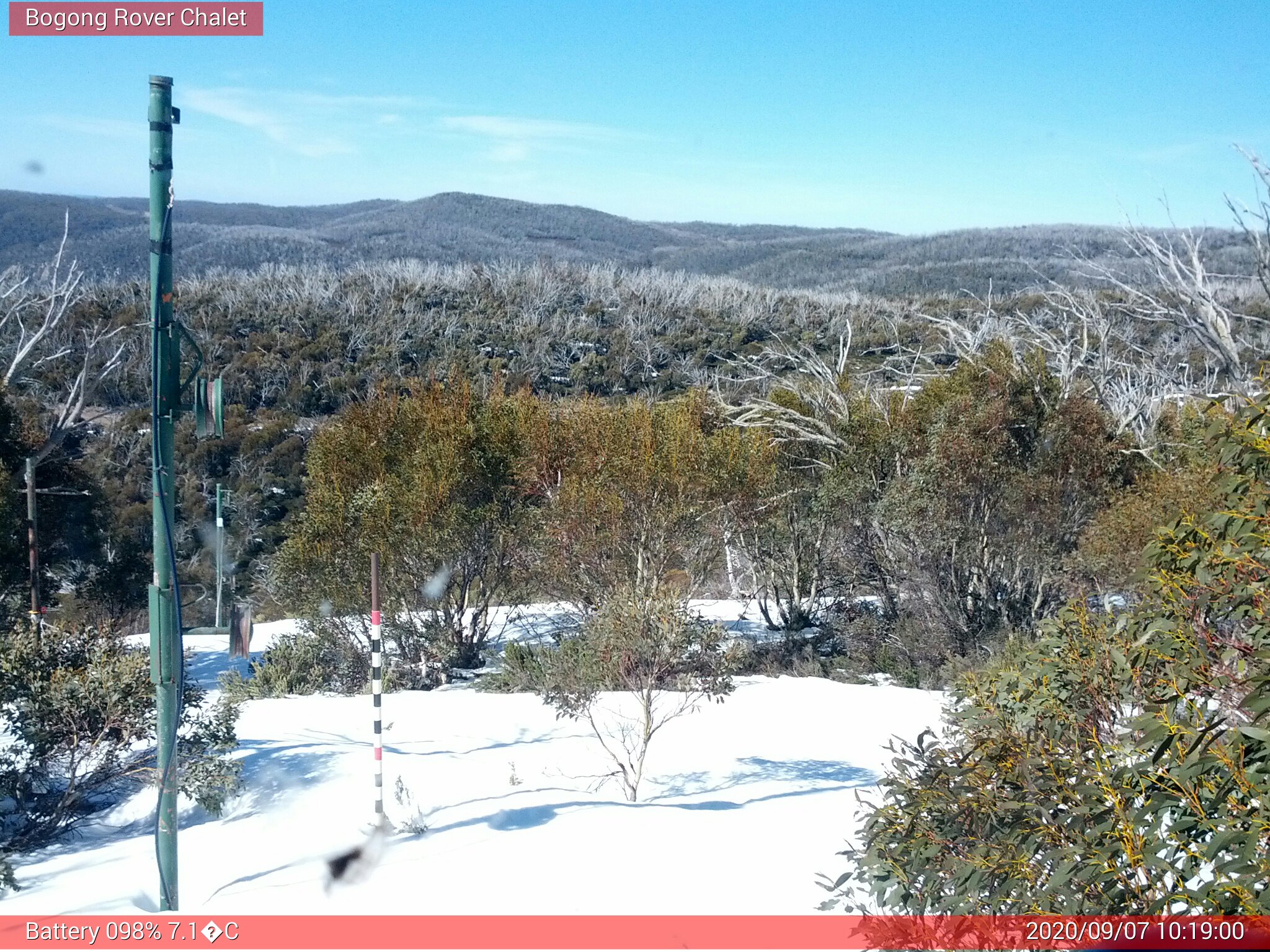 Bogong Web Cam 10:18am Monday 7th of September 2020