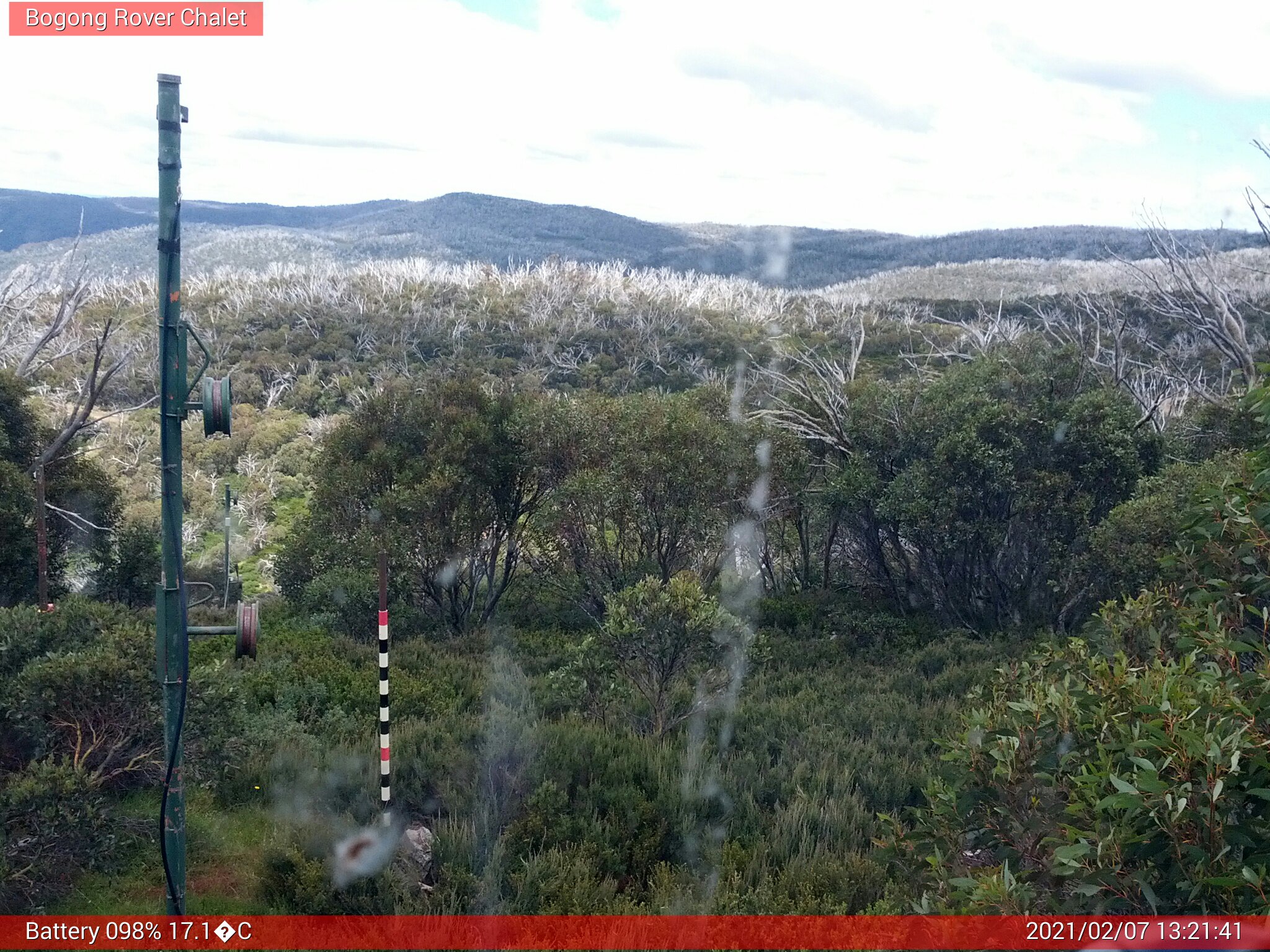 Bogong Web Cam 1:21pm Sunday 7th of February 2021