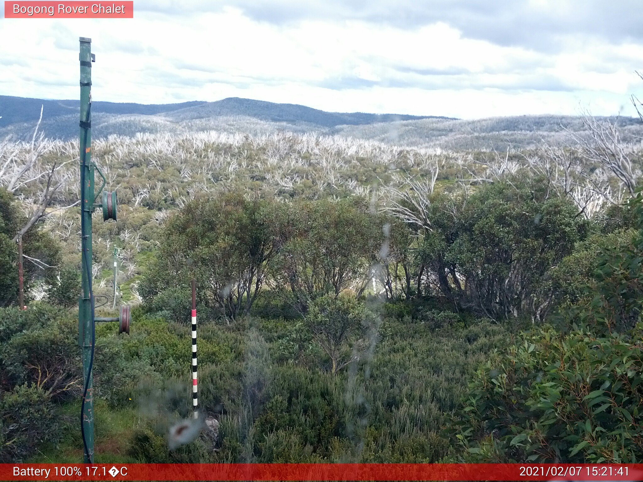 Bogong Web Cam 3:21pm Sunday 7th of February 2021