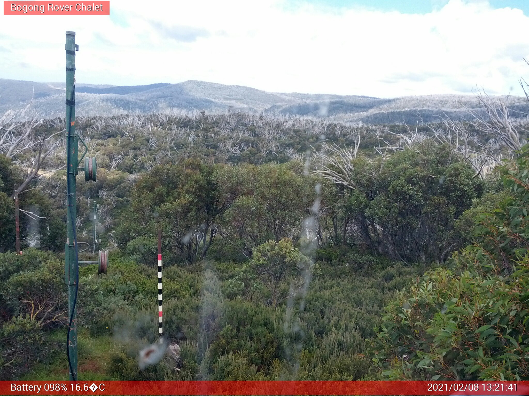 Bogong Web Cam 1:21pm Monday 8th of February 2021