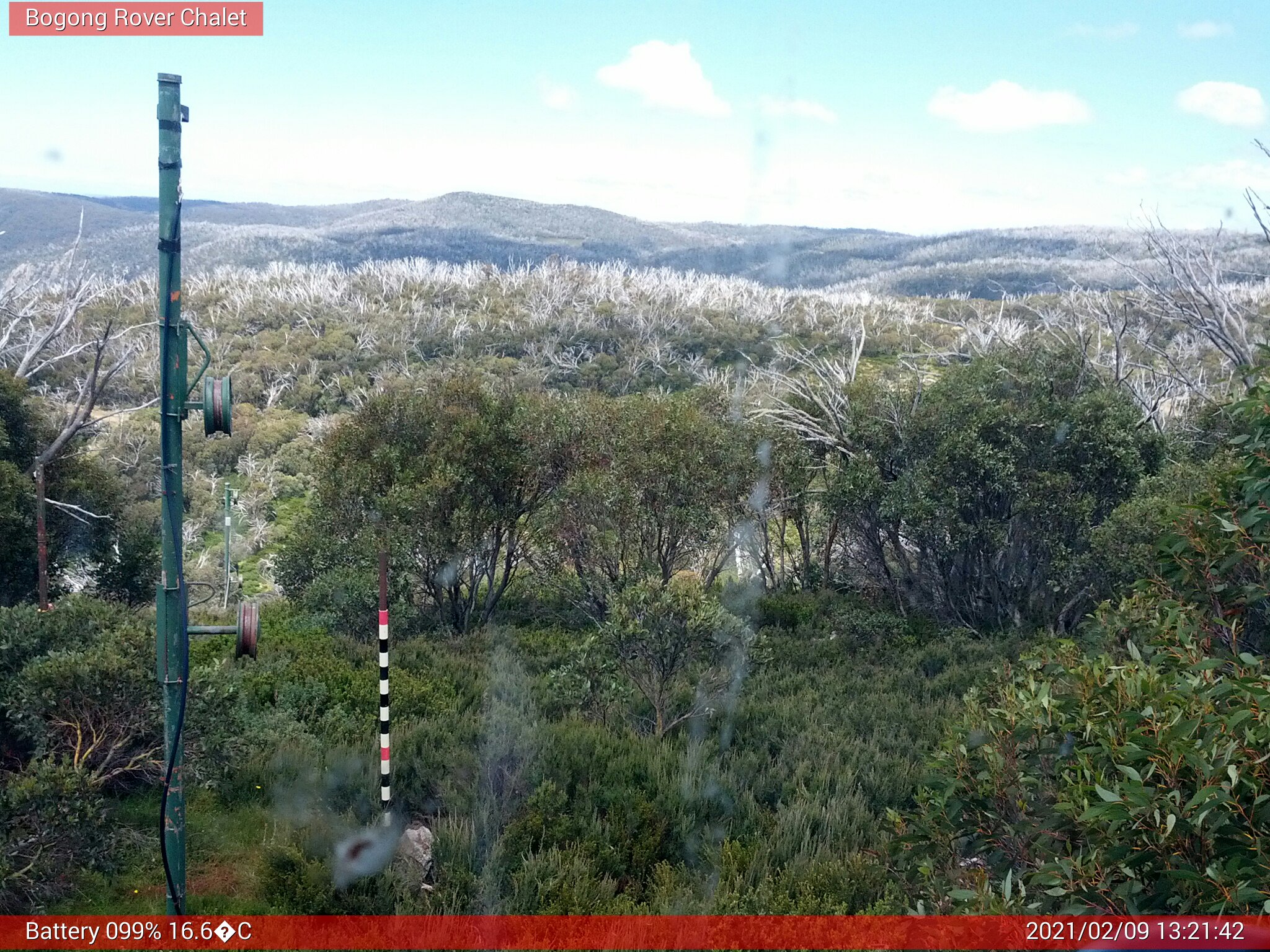 Bogong Web Cam 1:21pm Tuesday 9th of February 2021