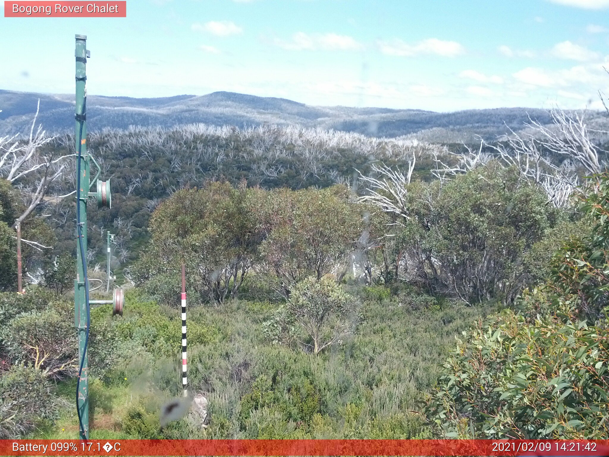 Bogong Web Cam 2:21pm Tuesday 9th of February 2021