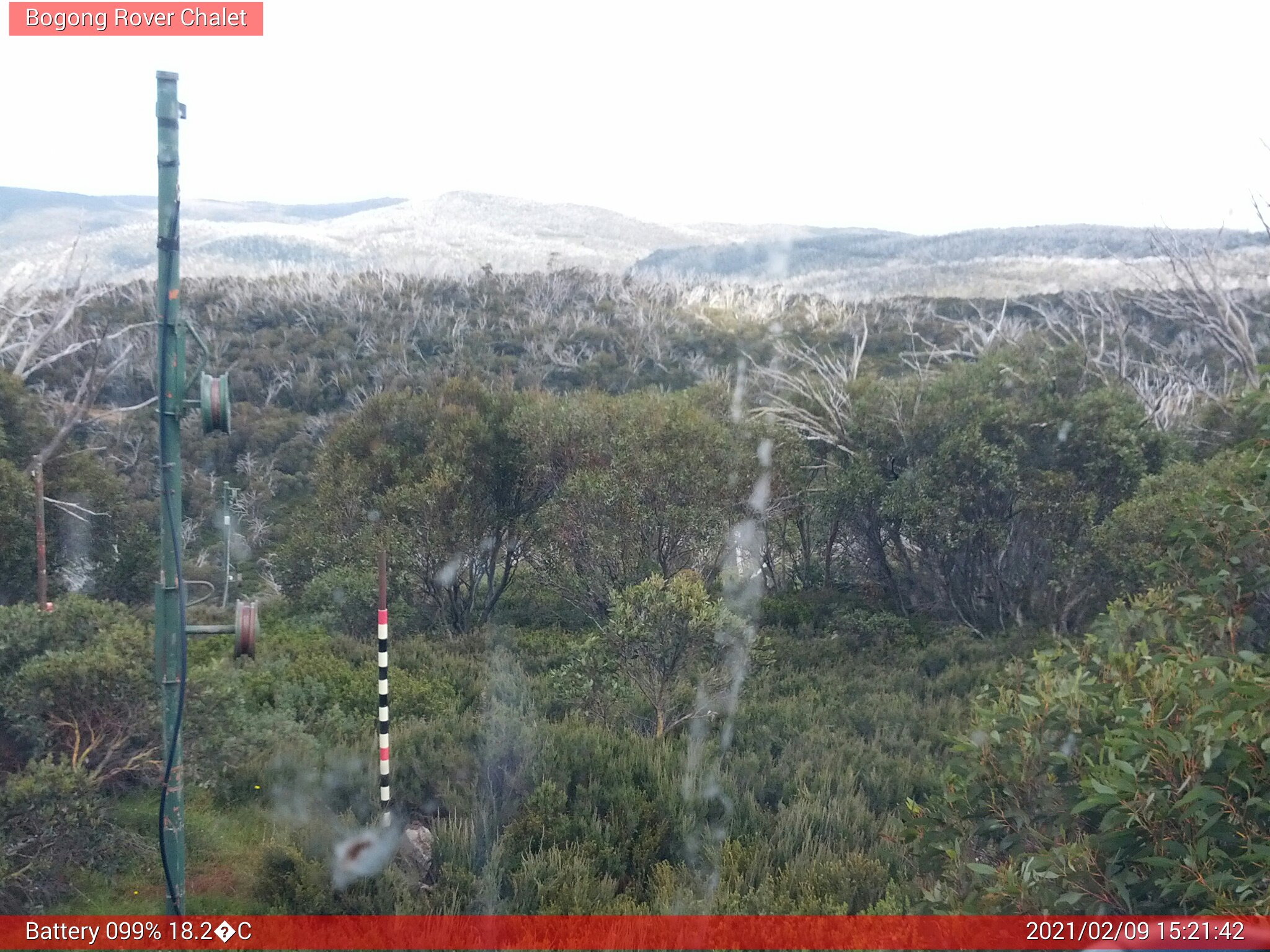 Bogong Web Cam 3:21pm Tuesday 9th of February 2021