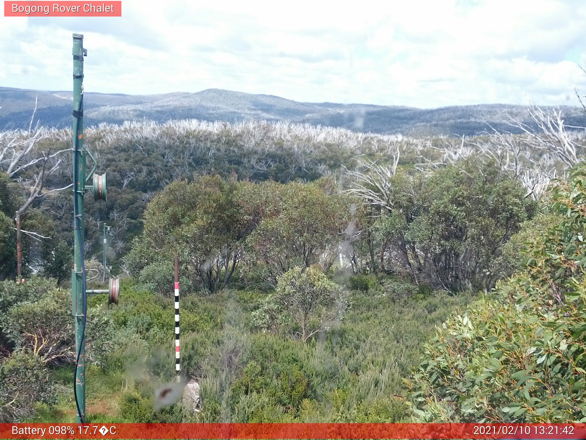 Bogong Web Cam 1:21pm Wednesday 10th of February 2021