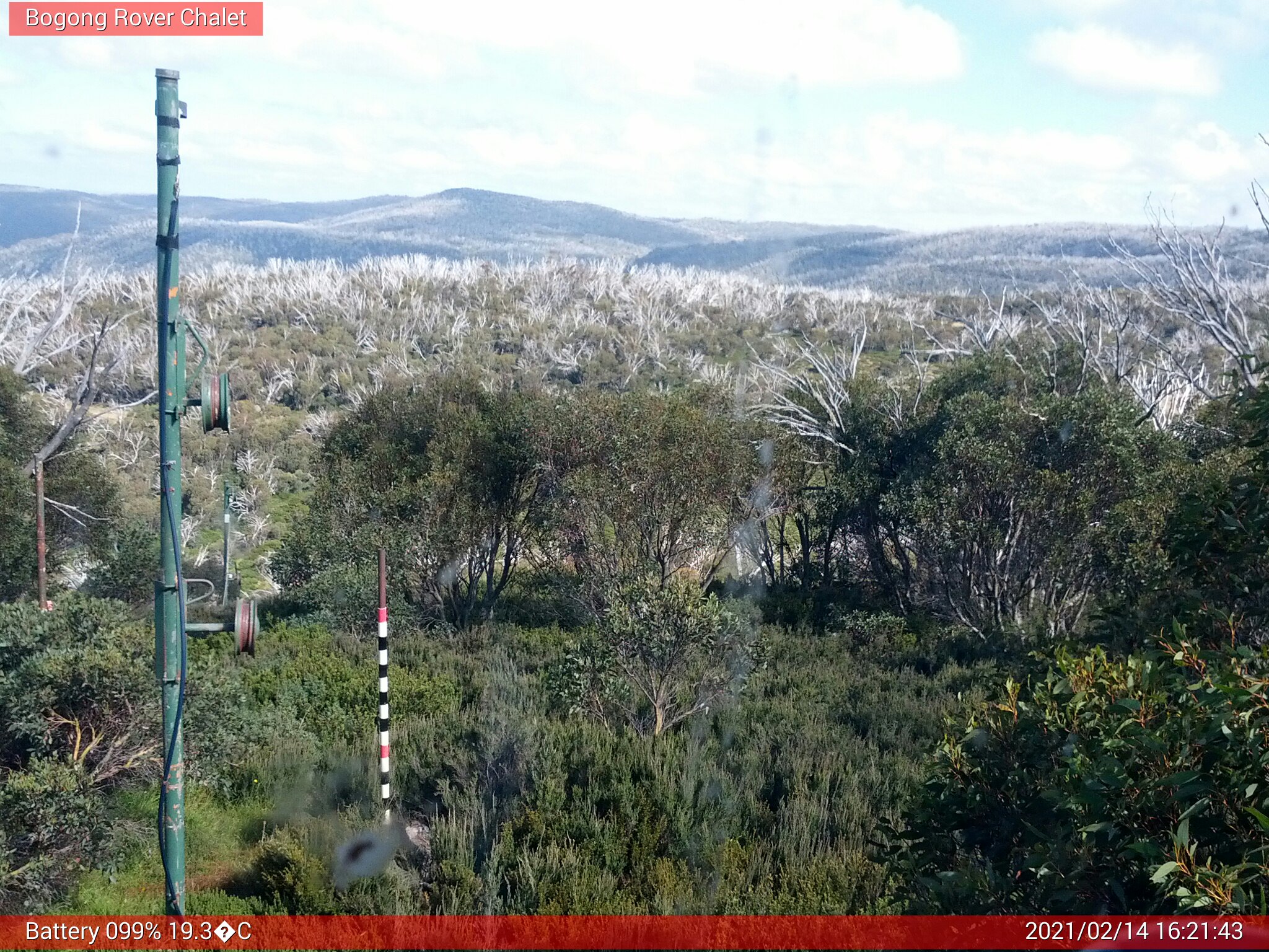 Bogong Web Cam 4:21pm Sunday 14th of February 2021