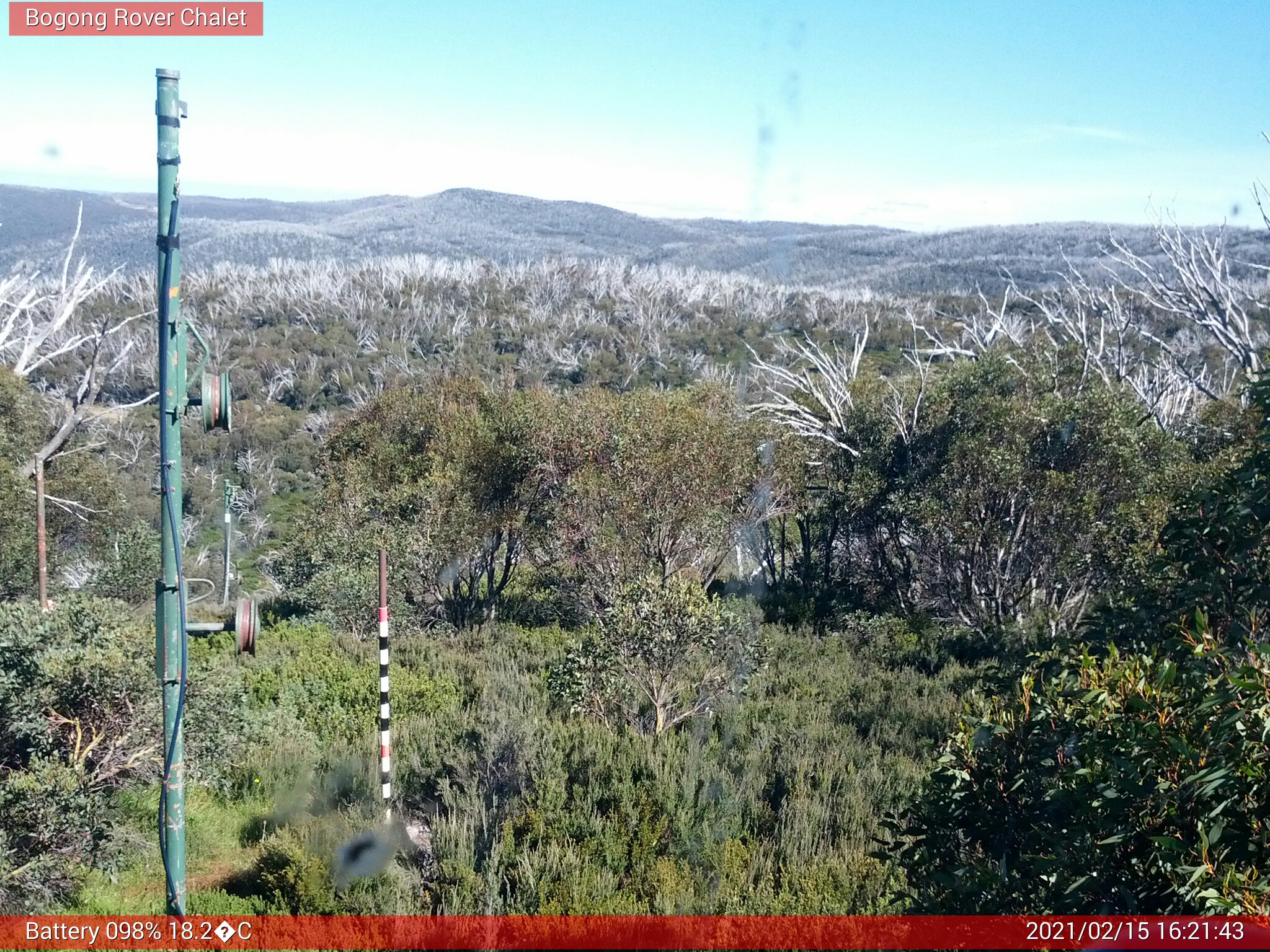 Bogong Web Cam 4:21pm Monday 15th of February 2021