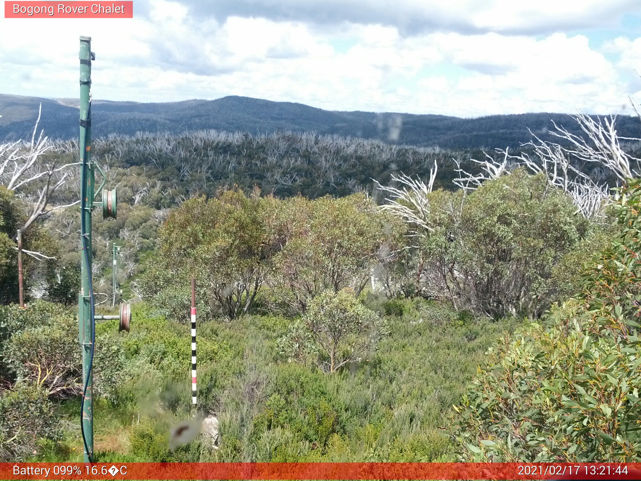 Bogong Web Cam 1:21pm Wednesday 17th of February 2021