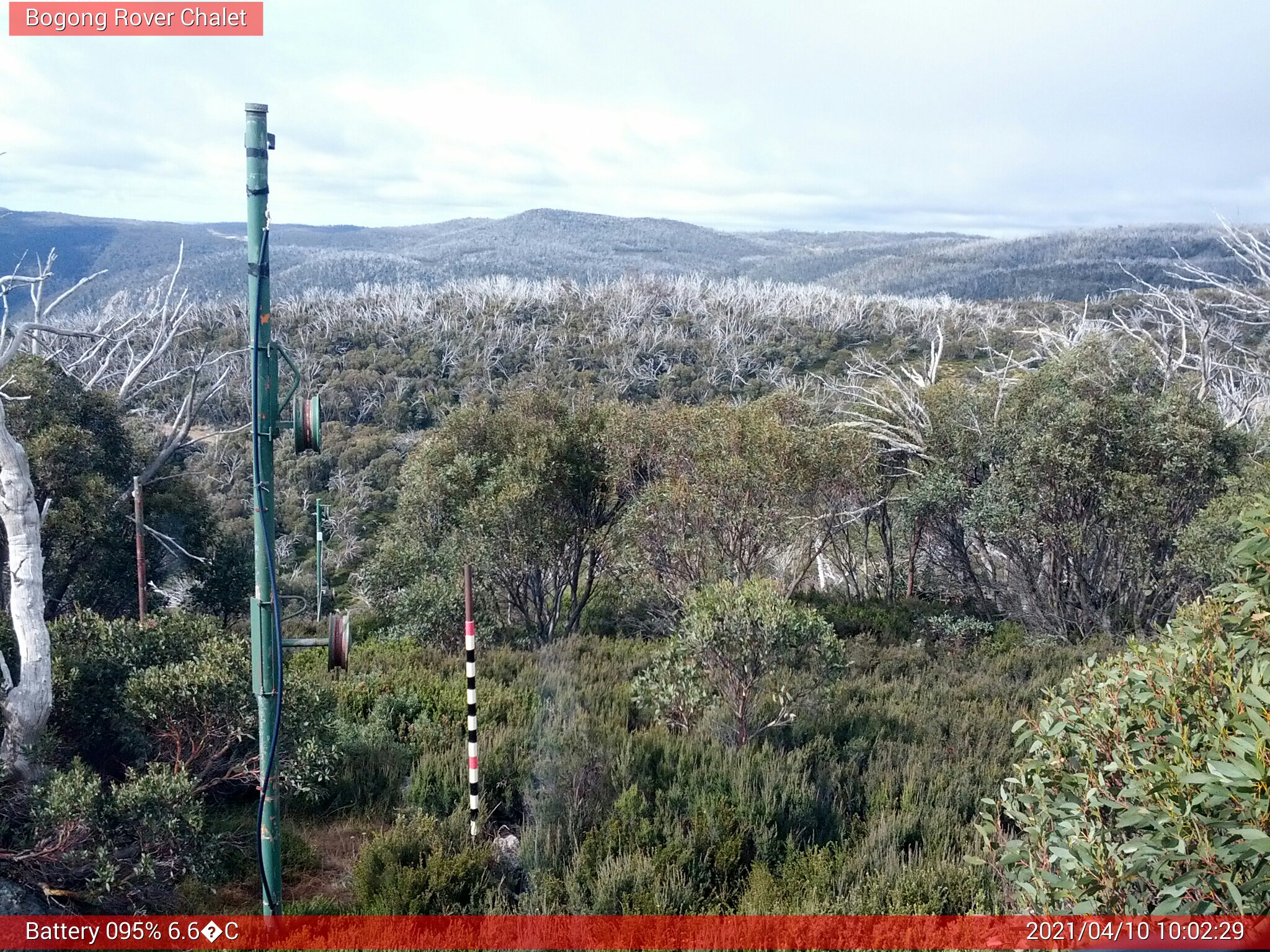 Bogong Web Cam 10:02am Saturday 10th of April 2021