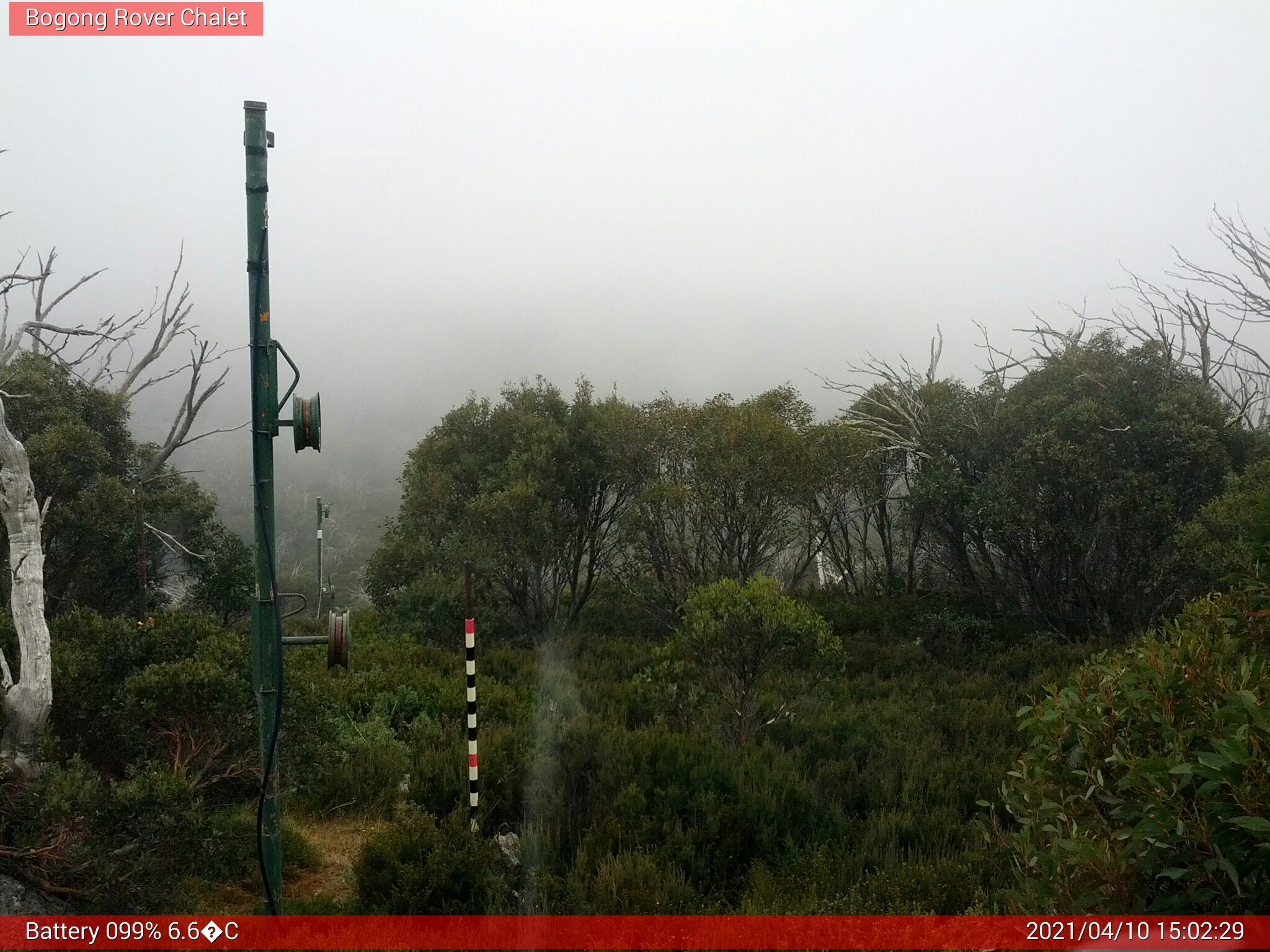 Bogong Web Cam 3:02pm Saturday 10th of April 2021