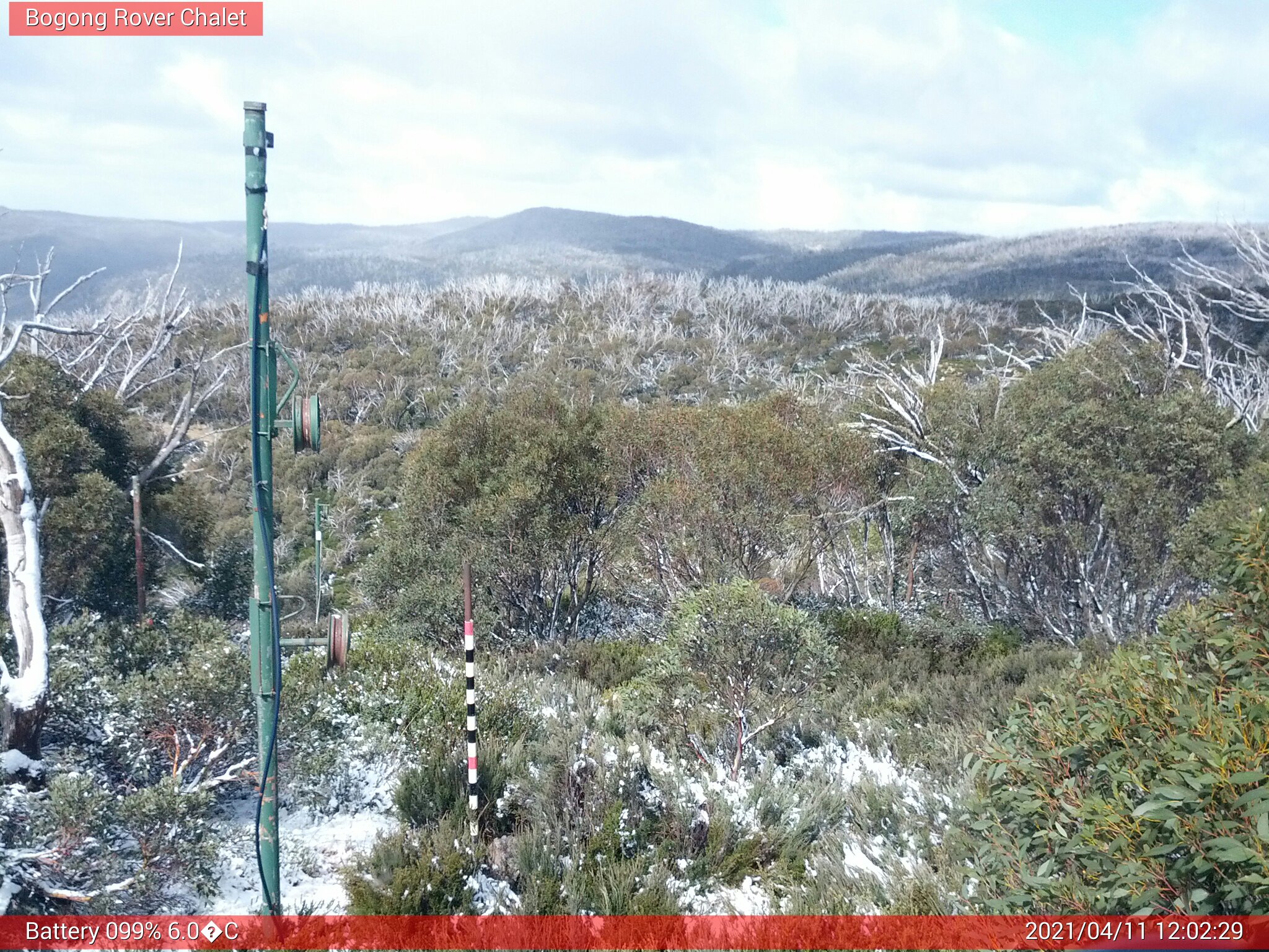 Bogong Web Cam 12:02pm Sunday 11th of April 2021