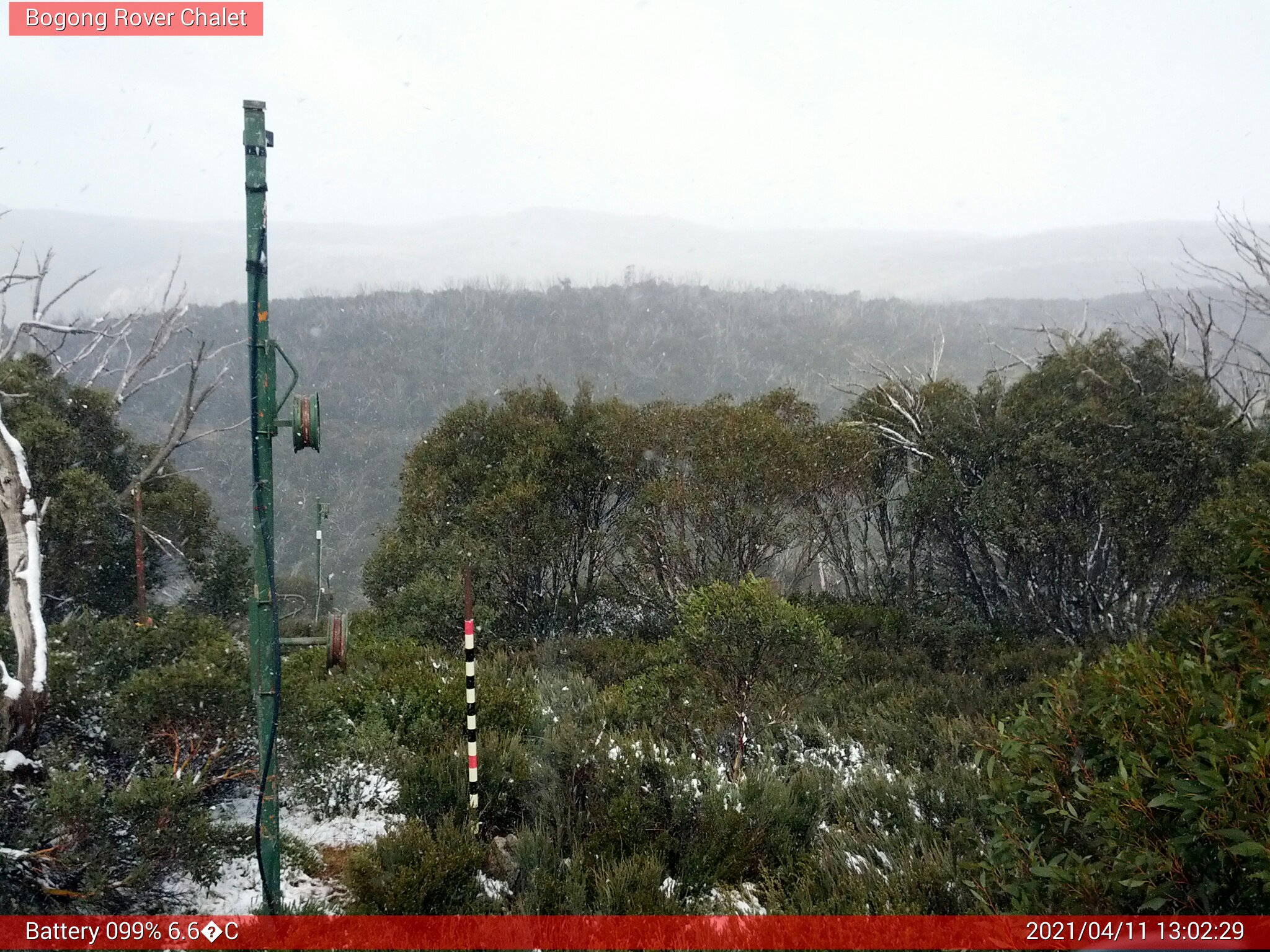 Bogong Web Cam 1:02pm Sunday 11th of April 2021