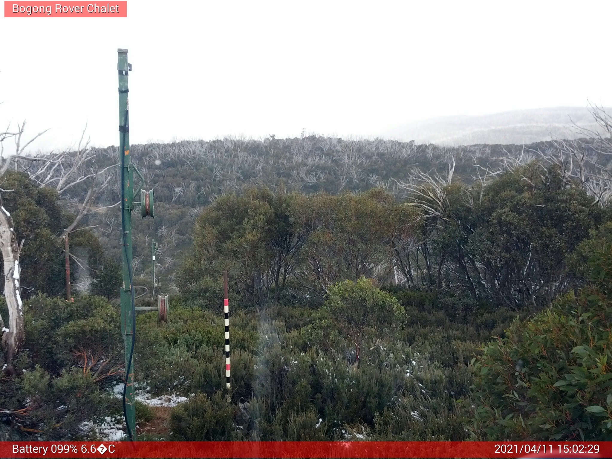 Bogong Web Cam 3:02pm Sunday 11th of April 2021