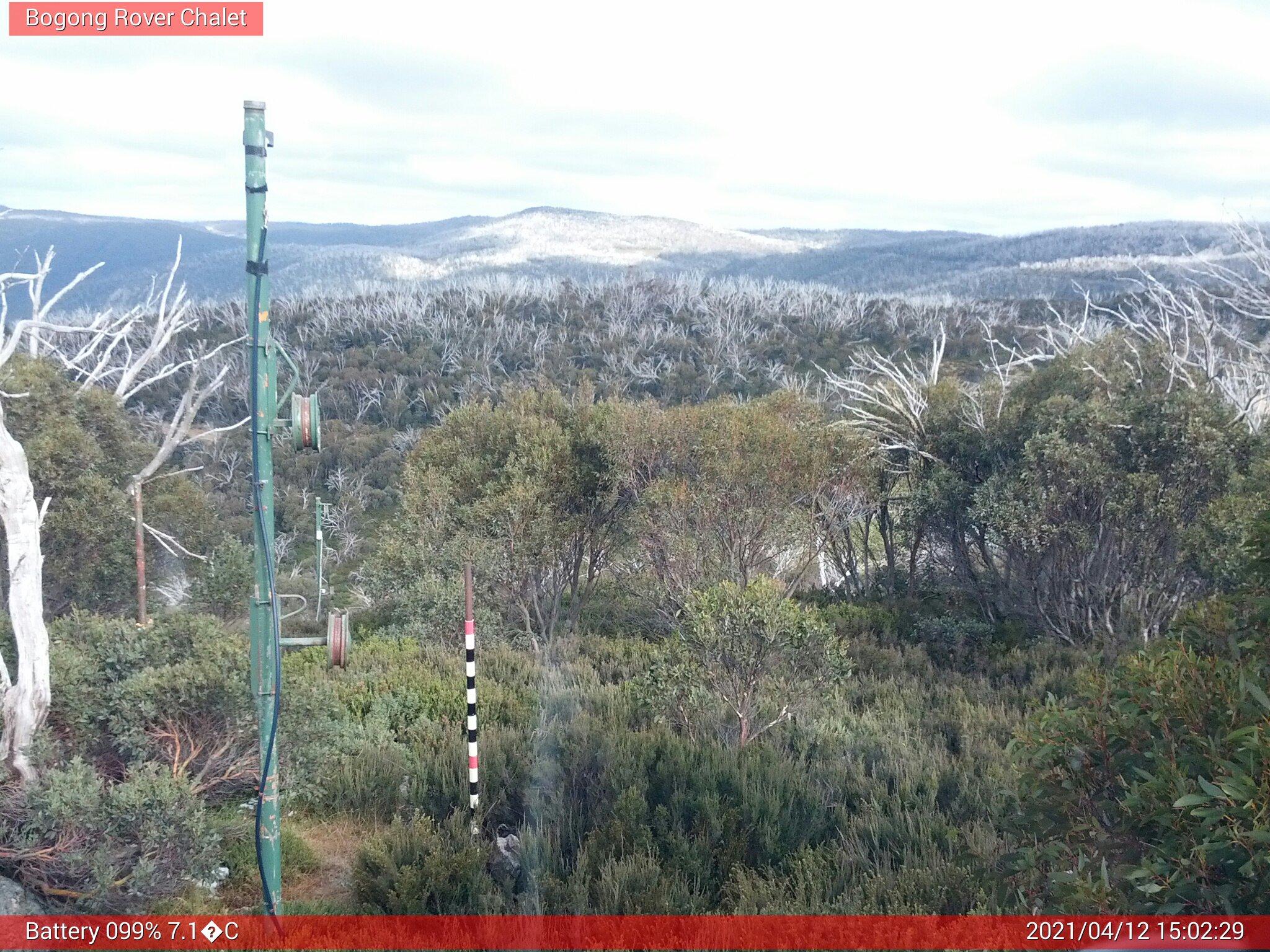 Bogong Web Cam 3:02pm Monday 12th of April 2021