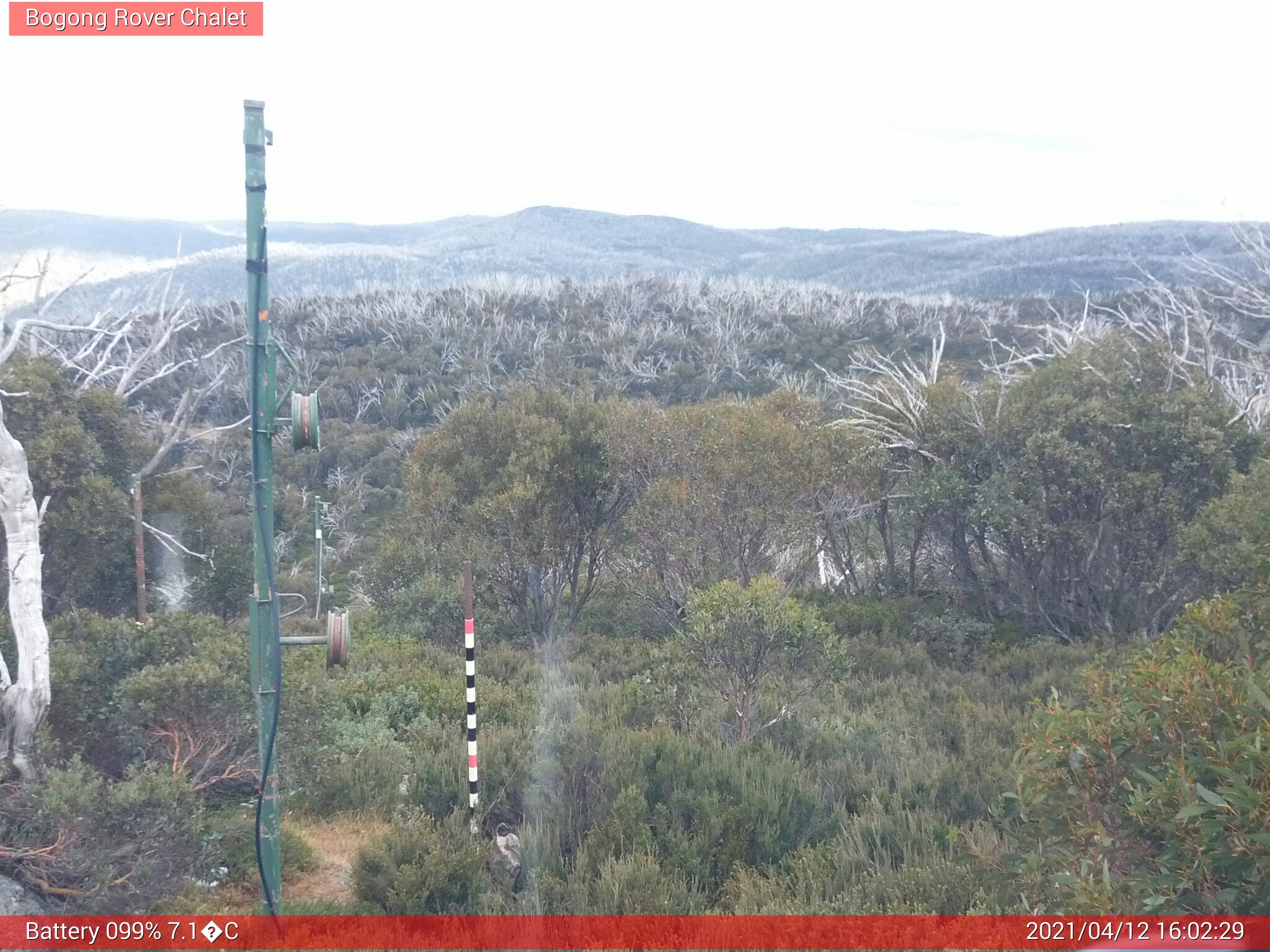 Bogong Web Cam 4:02pm Monday 12th of April 2021