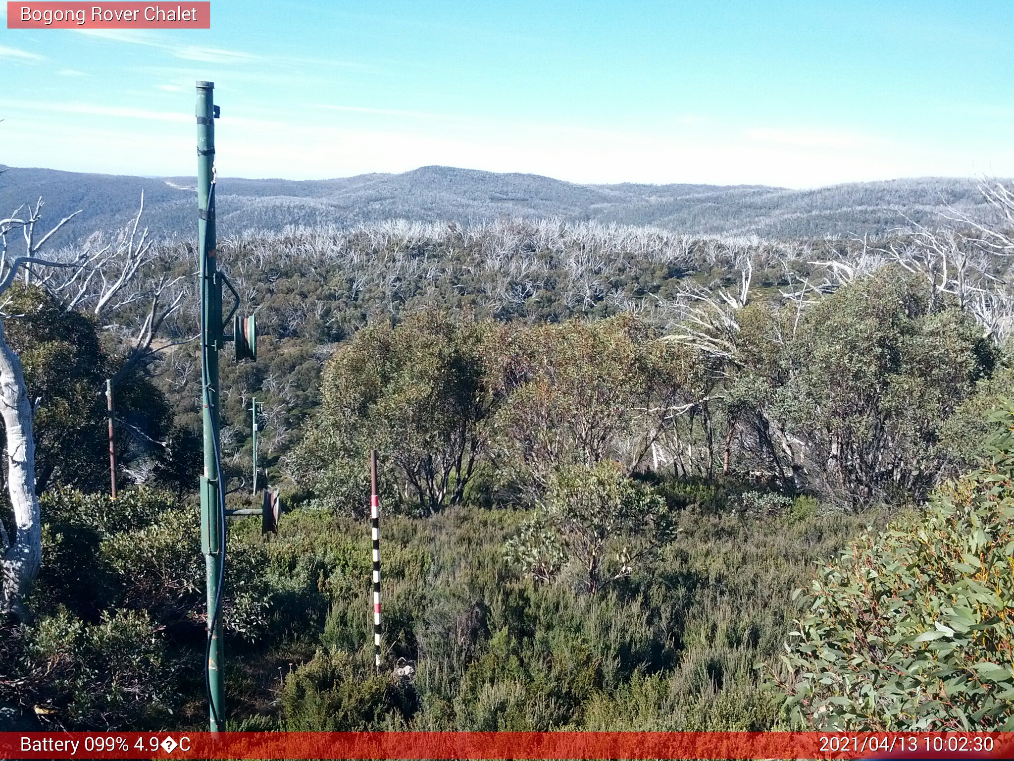 Bogong Web Cam 10:02am Tuesday 13th of April 2021