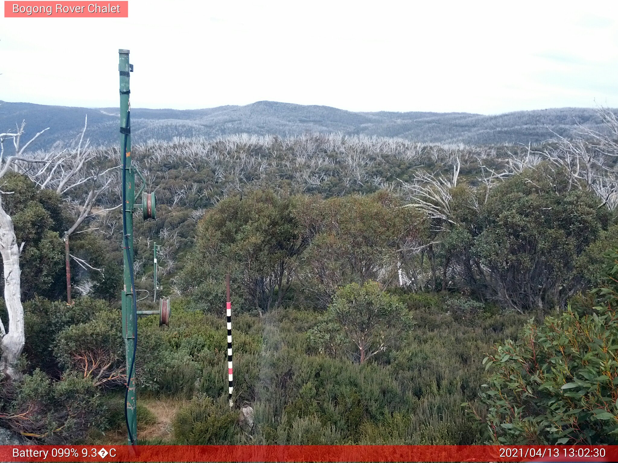 Bogong Web Cam 1:02pm Tuesday 13th of April 2021