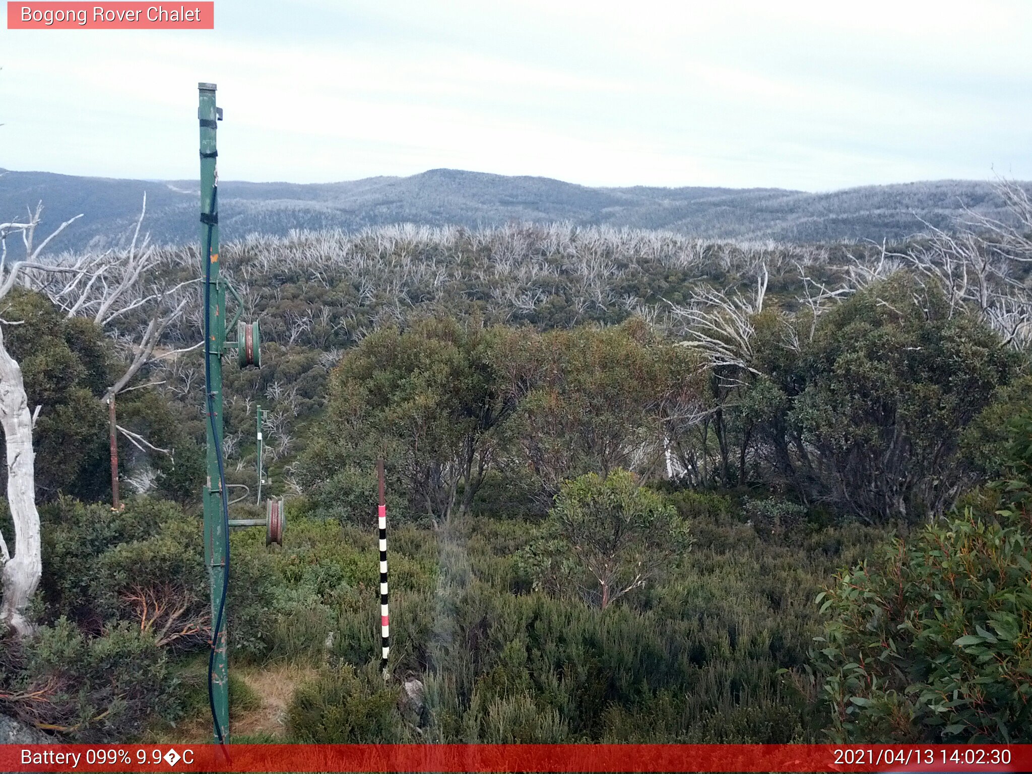 Bogong Web Cam 2:02pm Tuesday 13th of April 2021