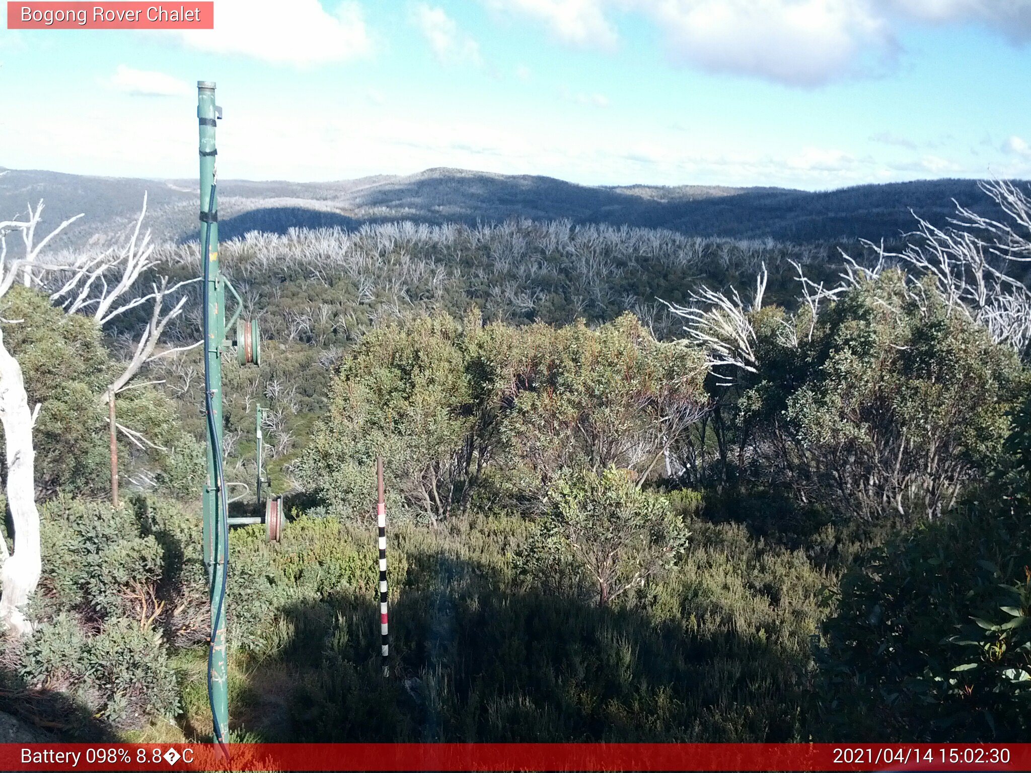 Bogong Web Cam 3:02pm Wednesday 14th of April 2021