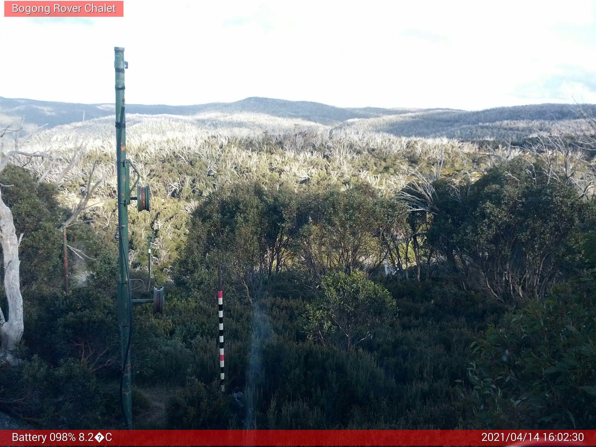 Bogong Web Cam 4:02pm Wednesday 14th of April 2021