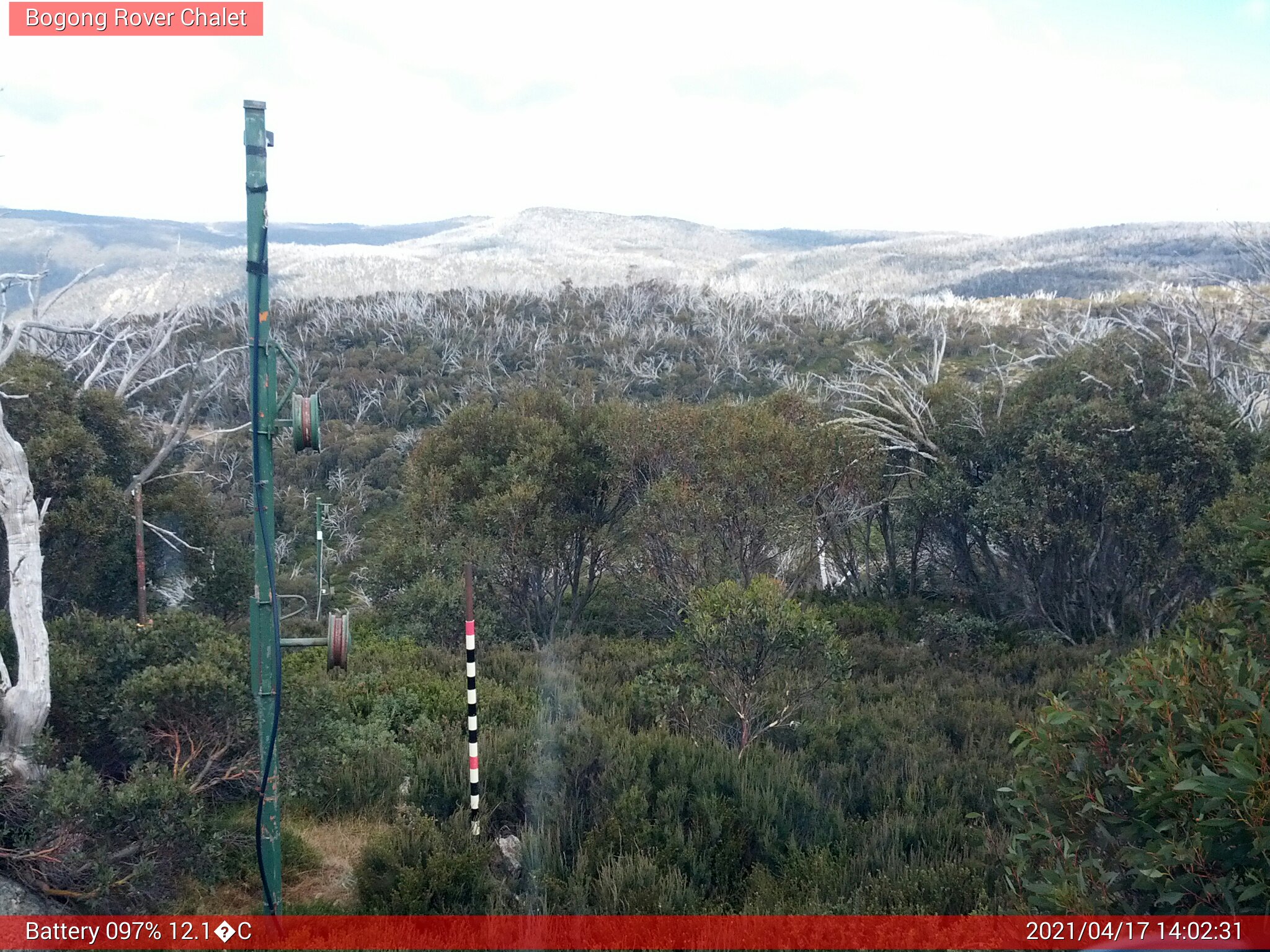 Bogong Web Cam 2:02pm Saturday 17th of April 2021