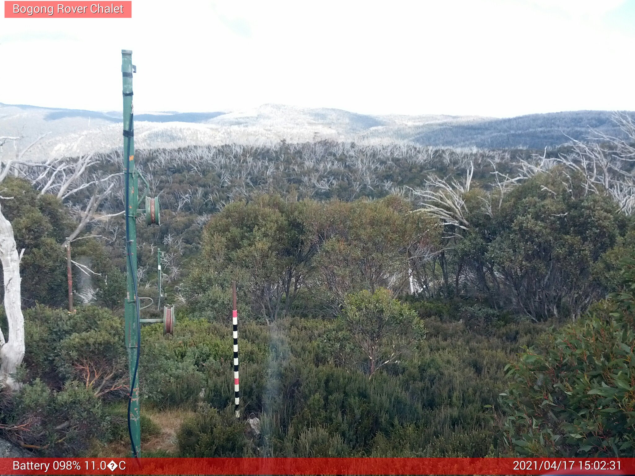 Bogong Web Cam 3:02pm Saturday 17th of April 2021