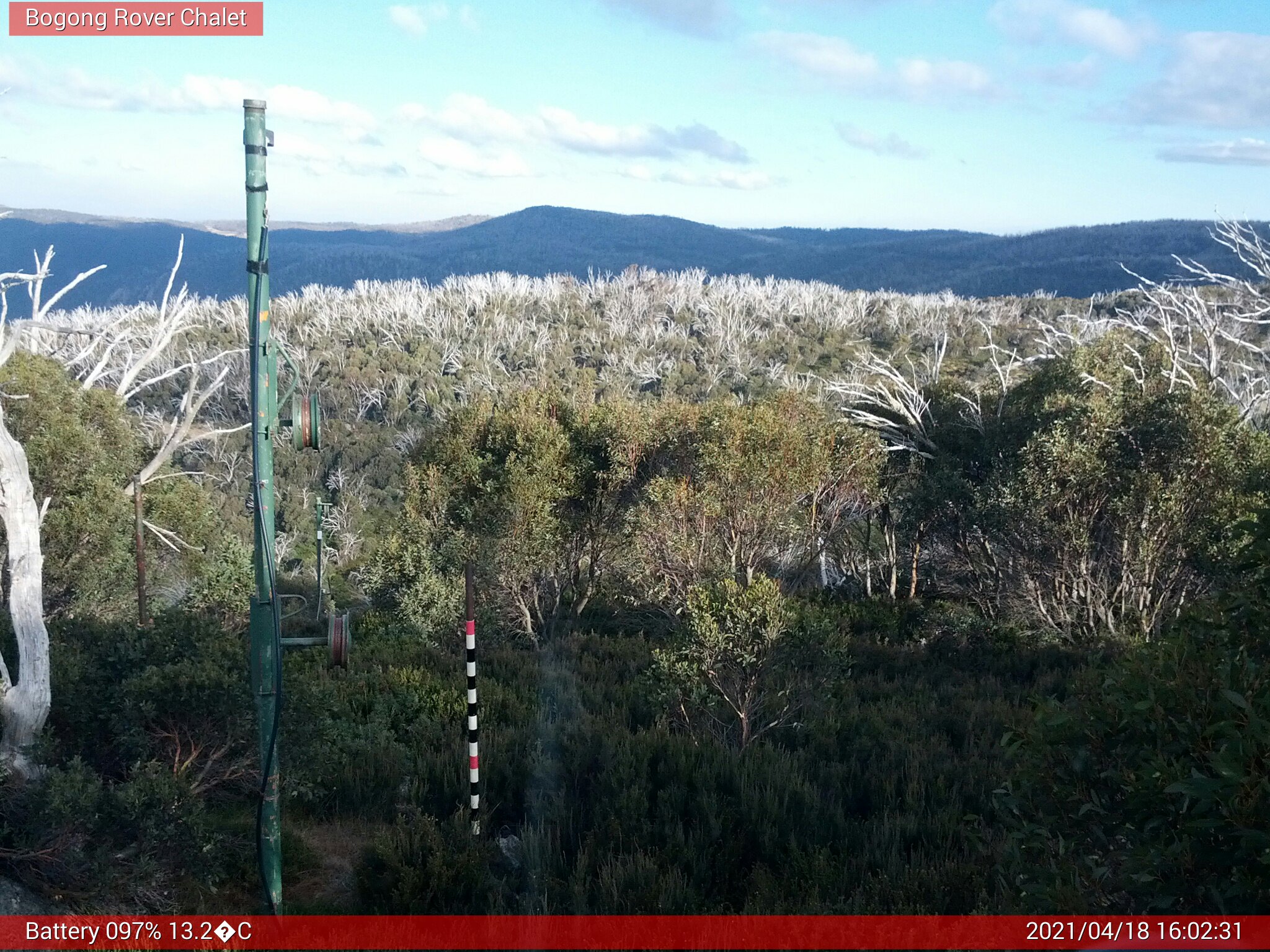 Bogong Web Cam 4:02pm Sunday 18th of April 2021