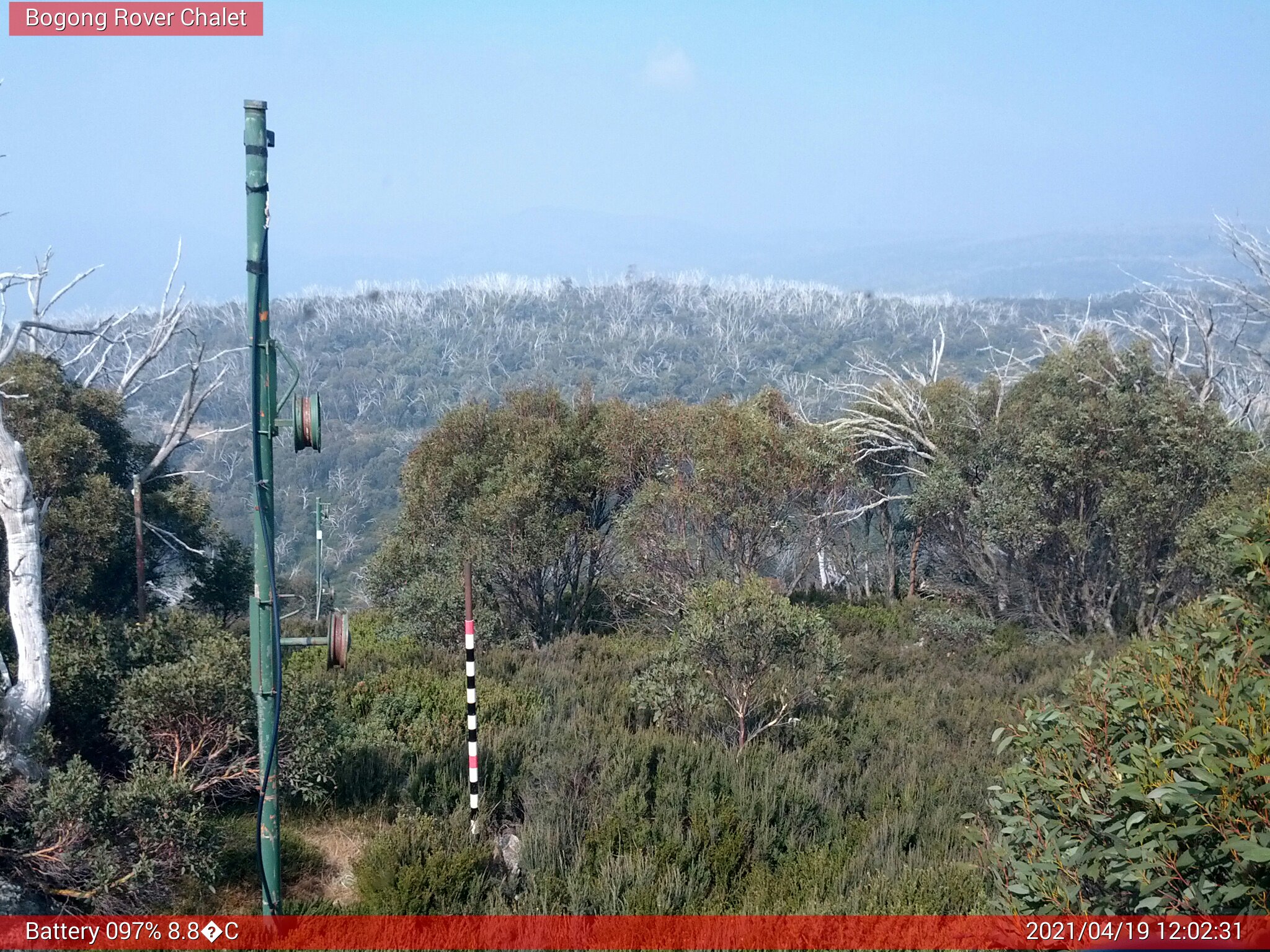 Bogong Web Cam 12:02pm Monday 19th of April 2021