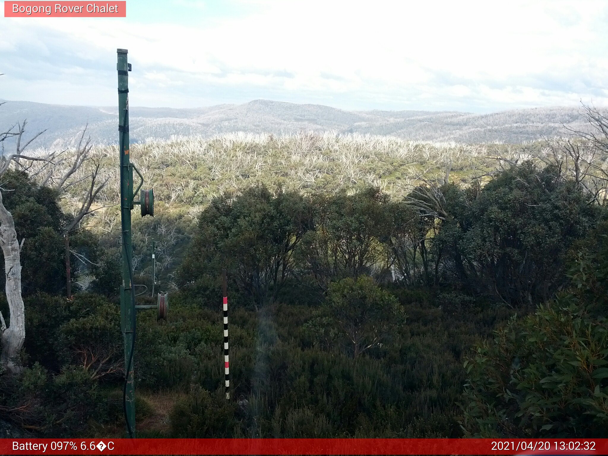 Bogong Web Cam 1:02pm Tuesday 20th of April 2021