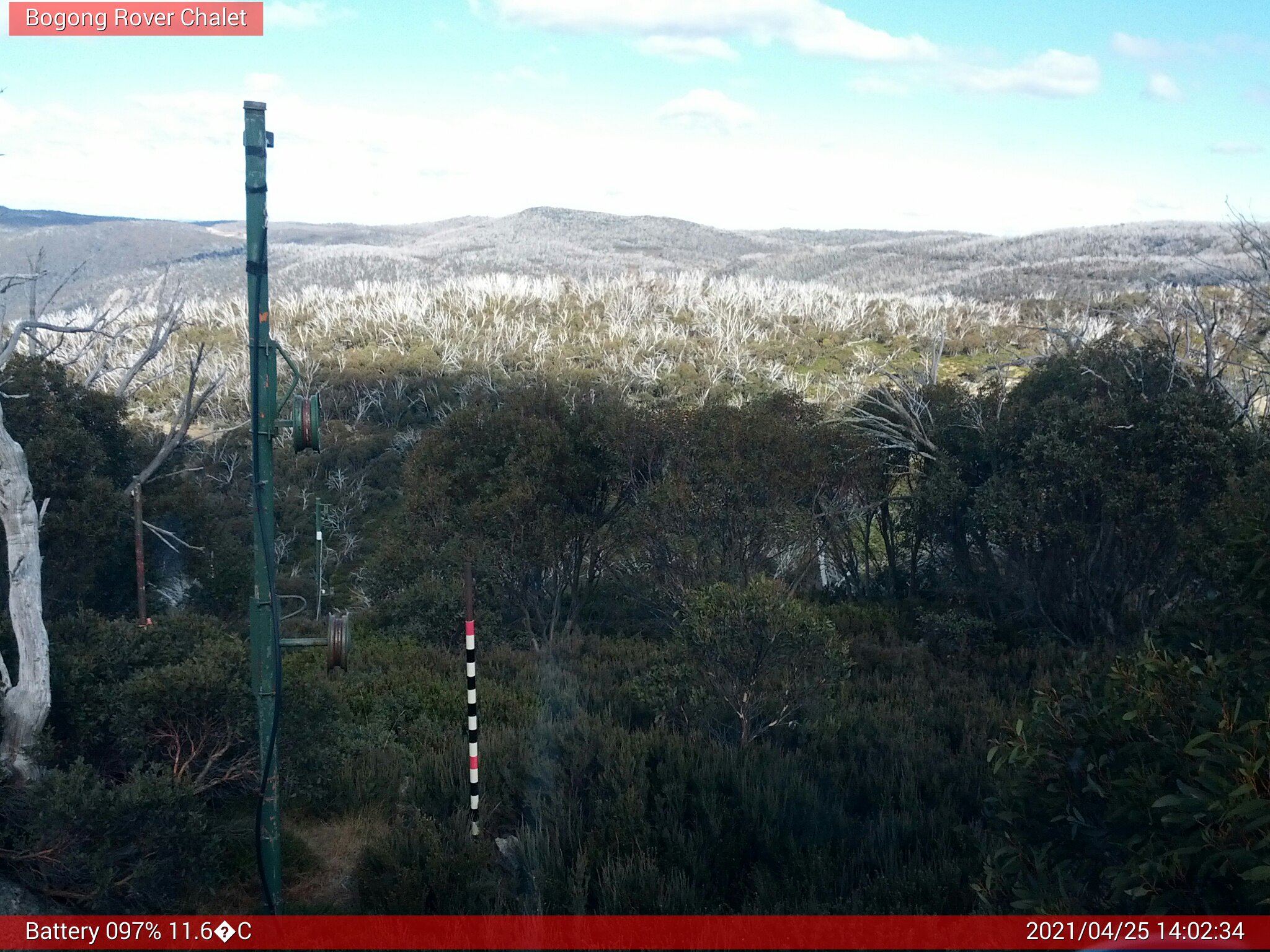 Bogong Web Cam 2:02pm Sunday 25th of April 2021