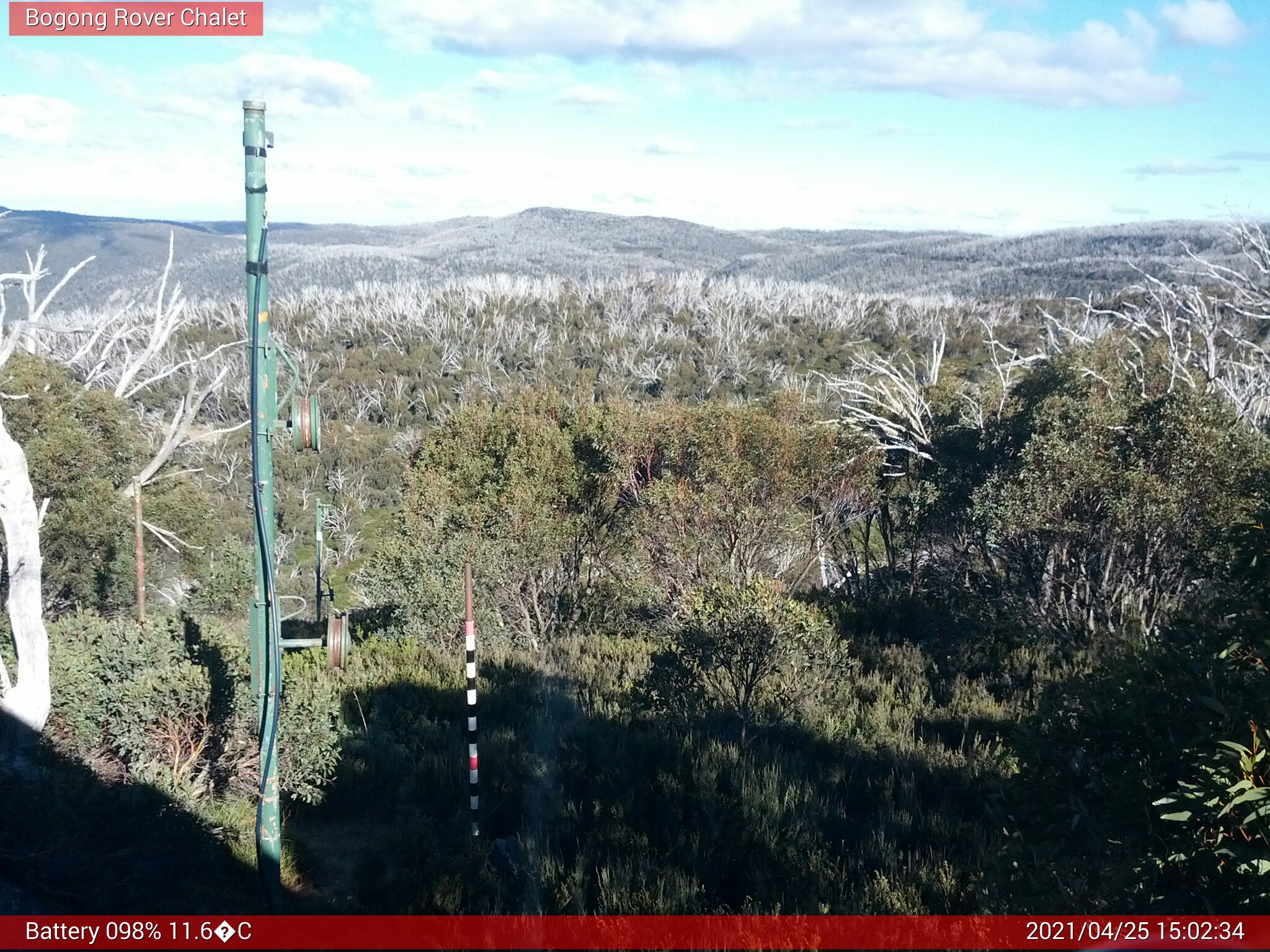 Bogong Web Cam 3:02pm Sunday 25th of April 2021