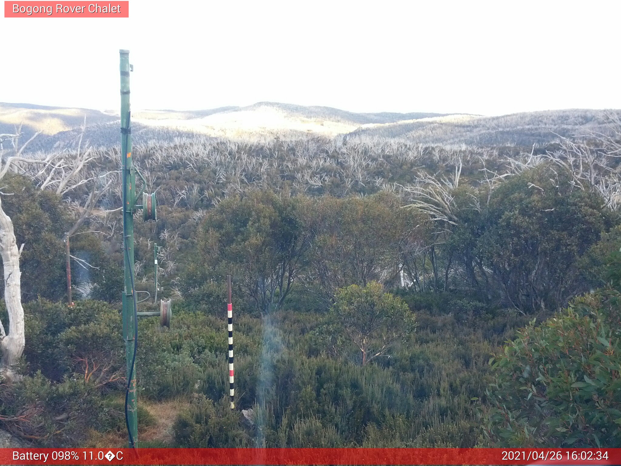 Bogong Web Cam 4:02pm Monday 26th of April 2021