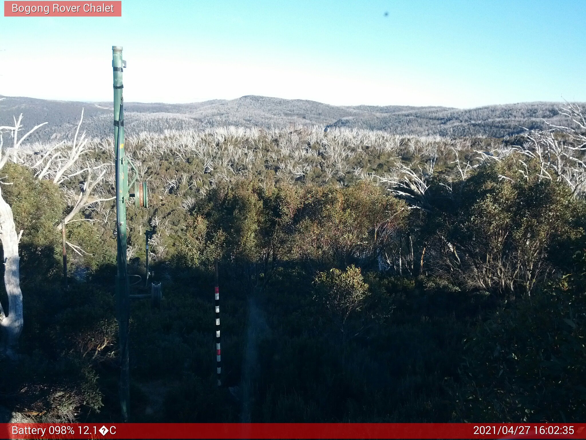 Bogong Web Cam 4:02pm Tuesday 27th of April 2021