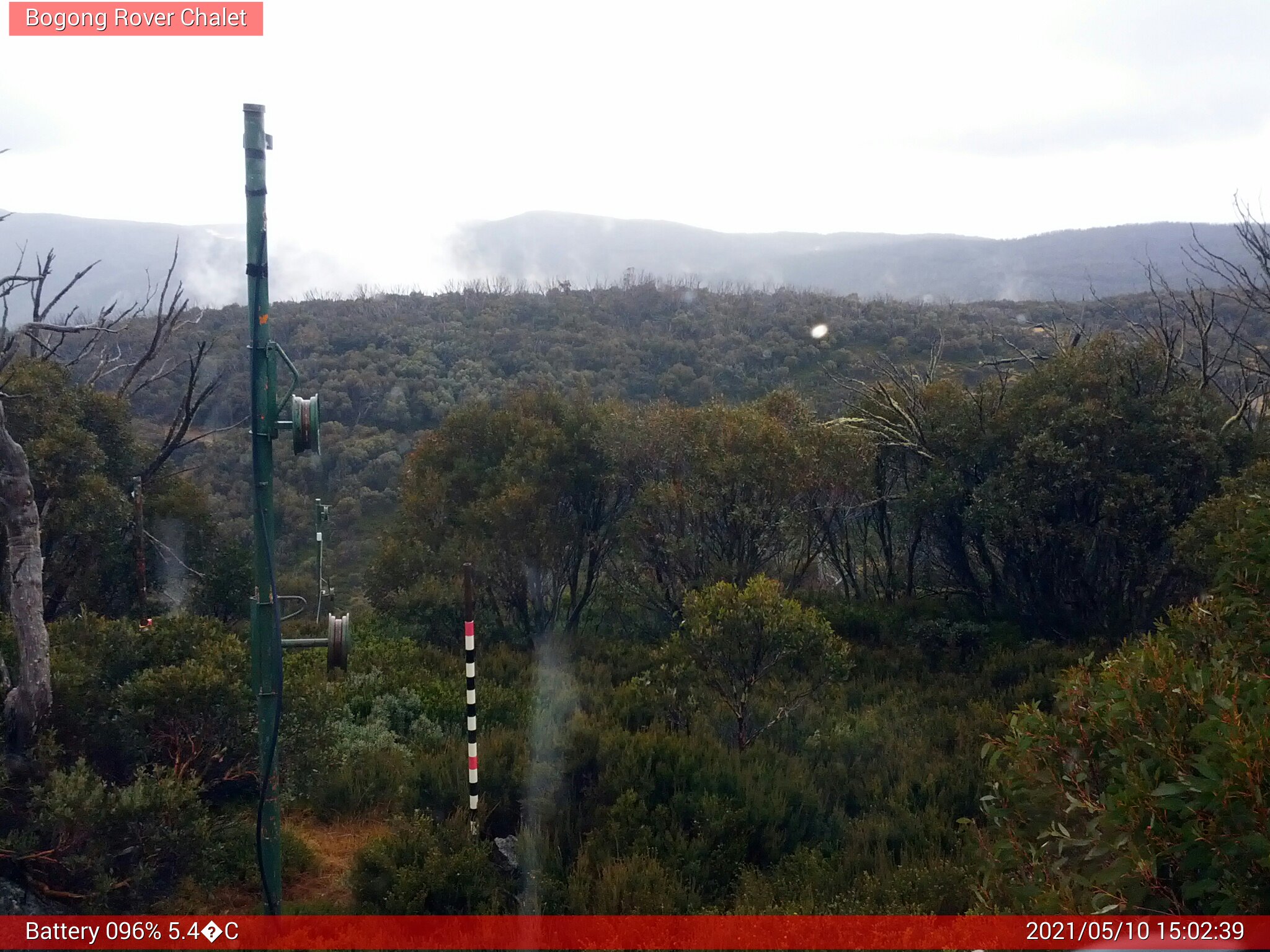 Bogong Web Cam 3:02pm Monday 10th of May 2021