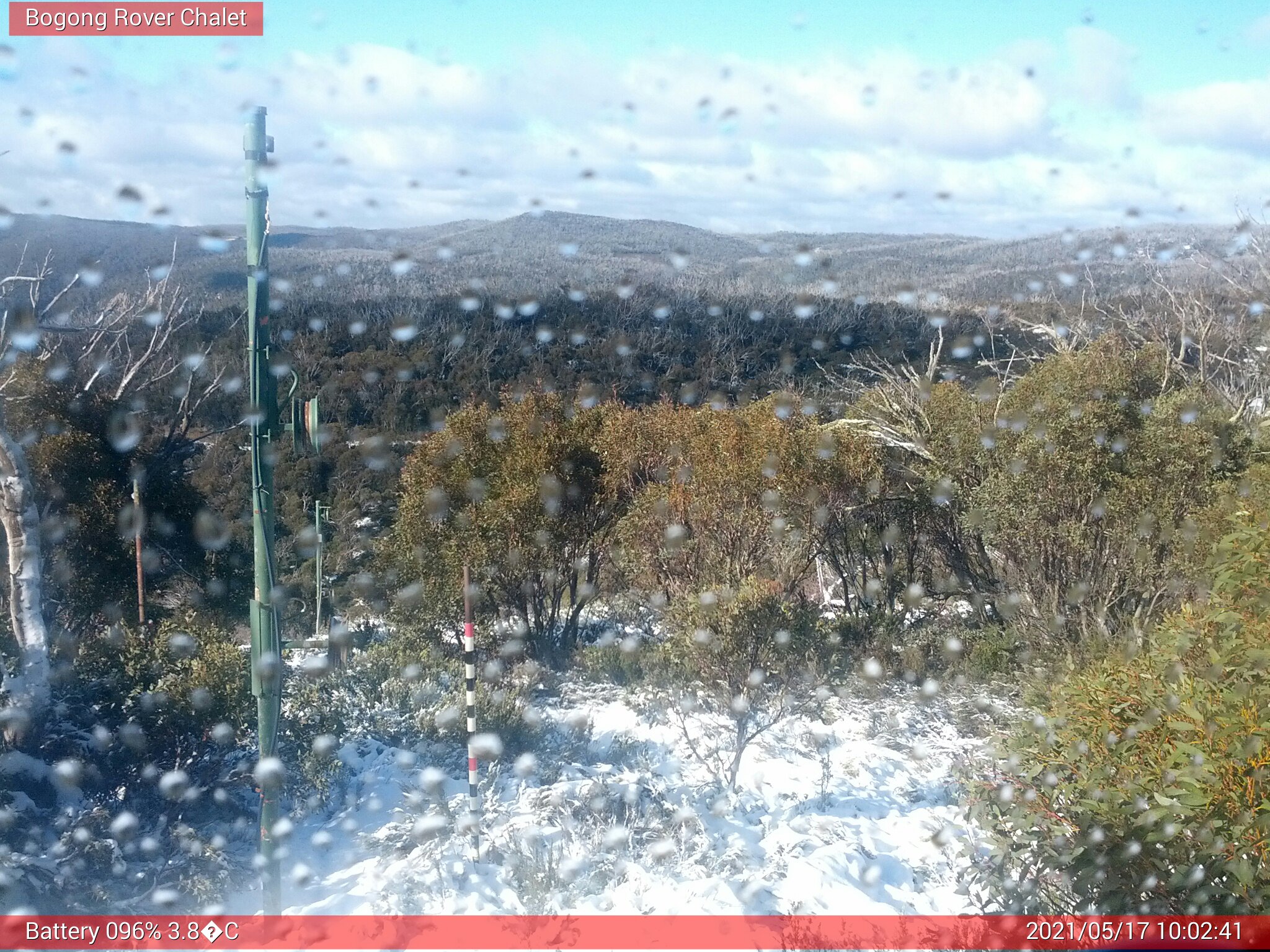 Bogong Web Cam 10:02am Monday 17th of May 2021